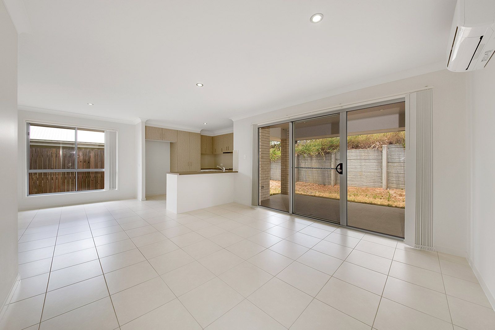 16 Bufflehead Road, Kirkwood, QLD 4680