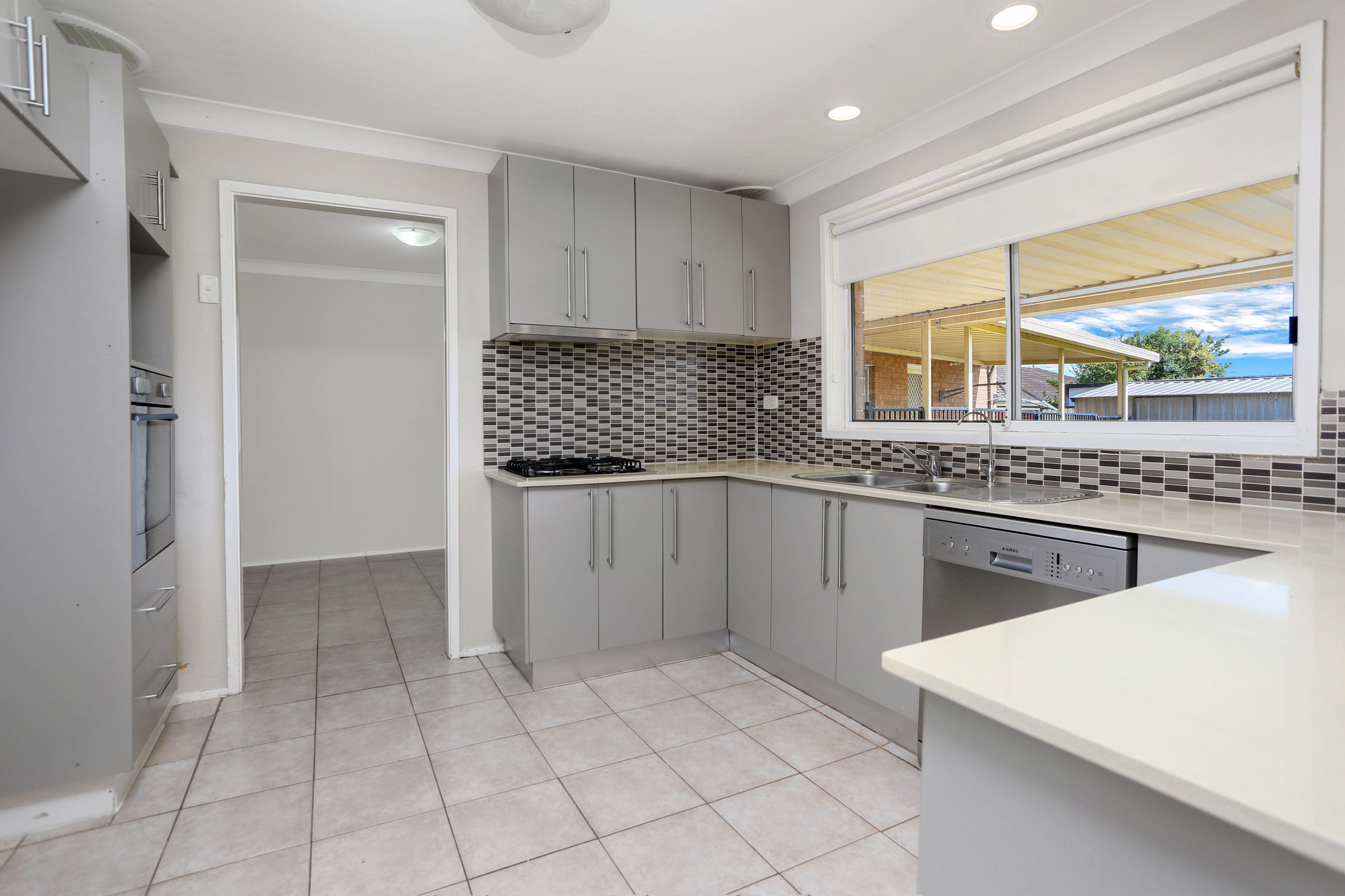 50 Menzies Circuit, St Clair, NSW 2759