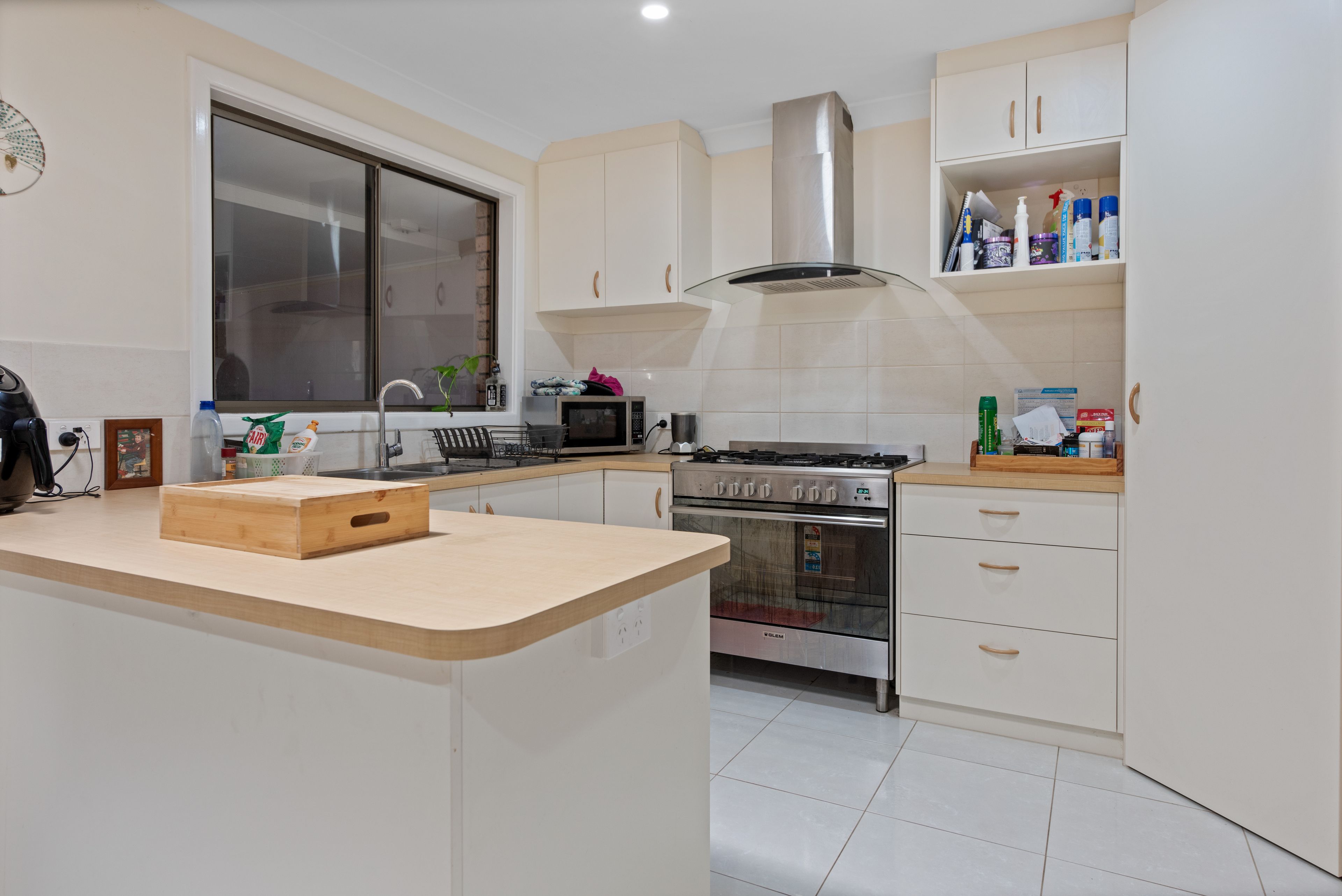11 Osborne Street — photo 4 of 20