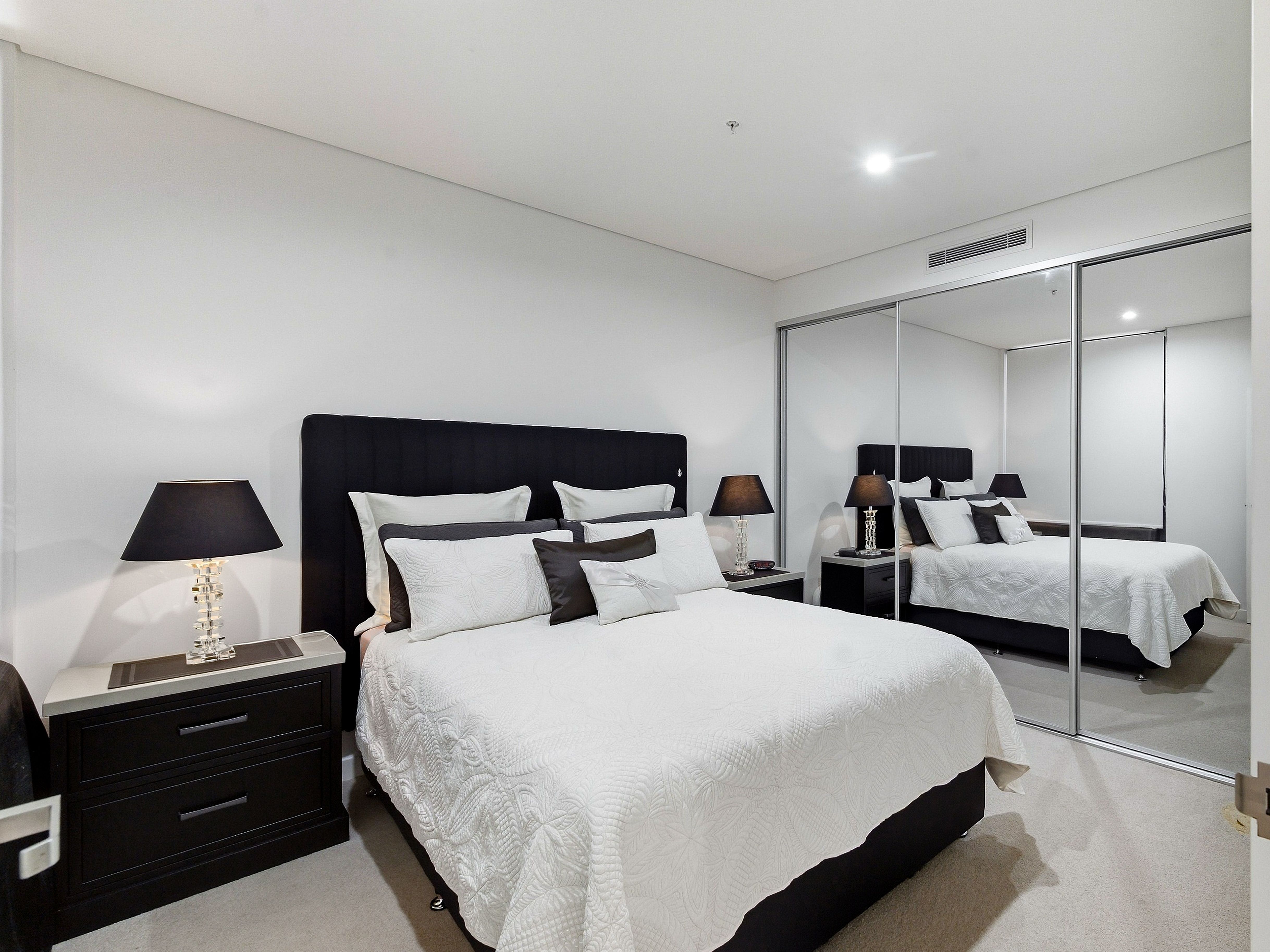 703/8 Dumaresq Street — photo 9 of 12
