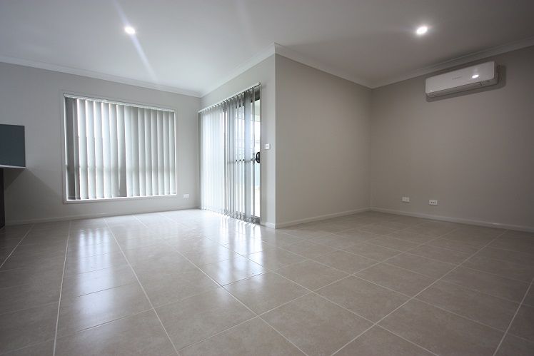 12 Victor Street, Gregory Hills, NSW 2557