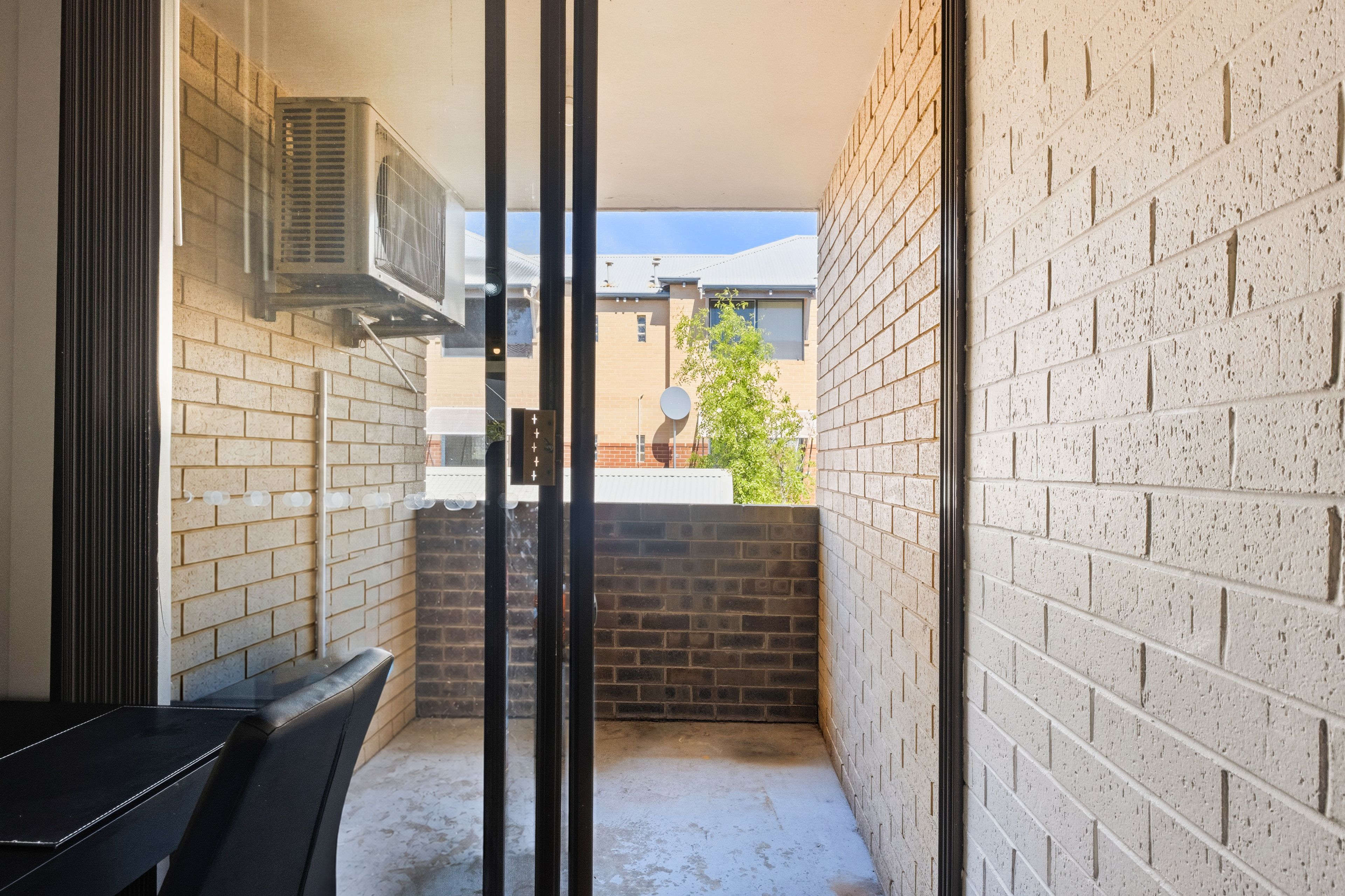 109/54 Nannine Place — photo 9 of 18