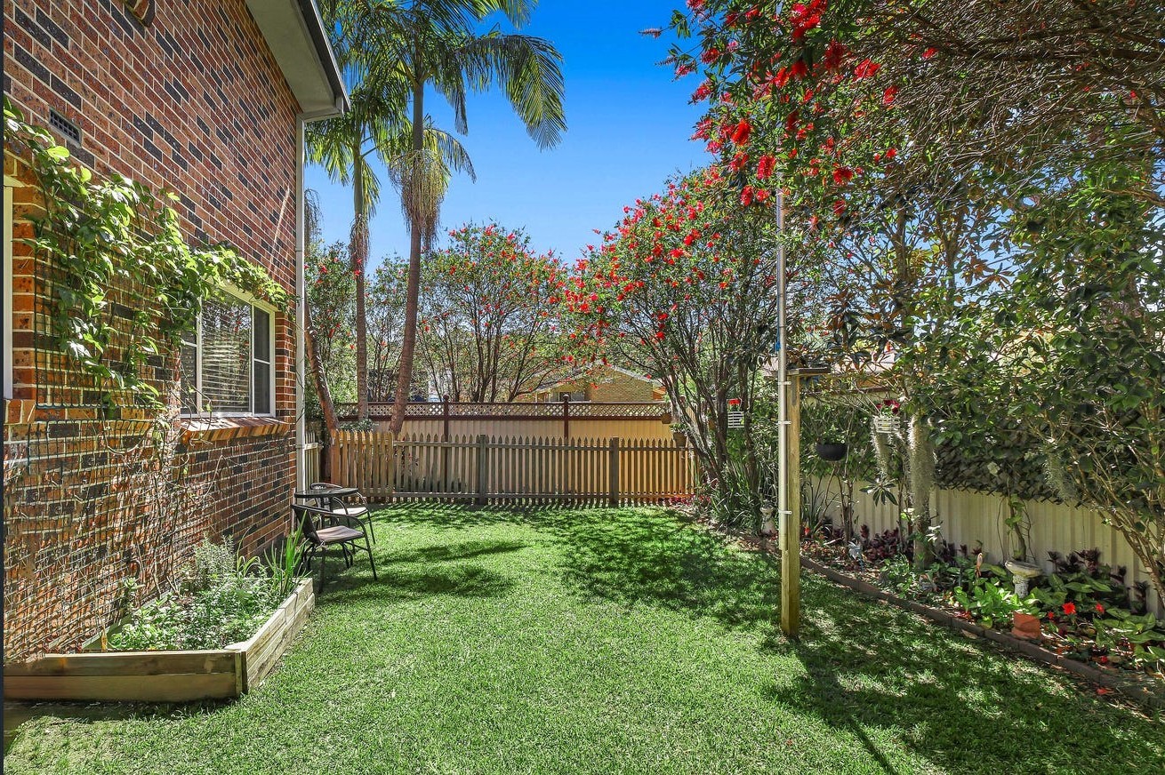 2/18 Christle Street, Green Point, NSW 2251