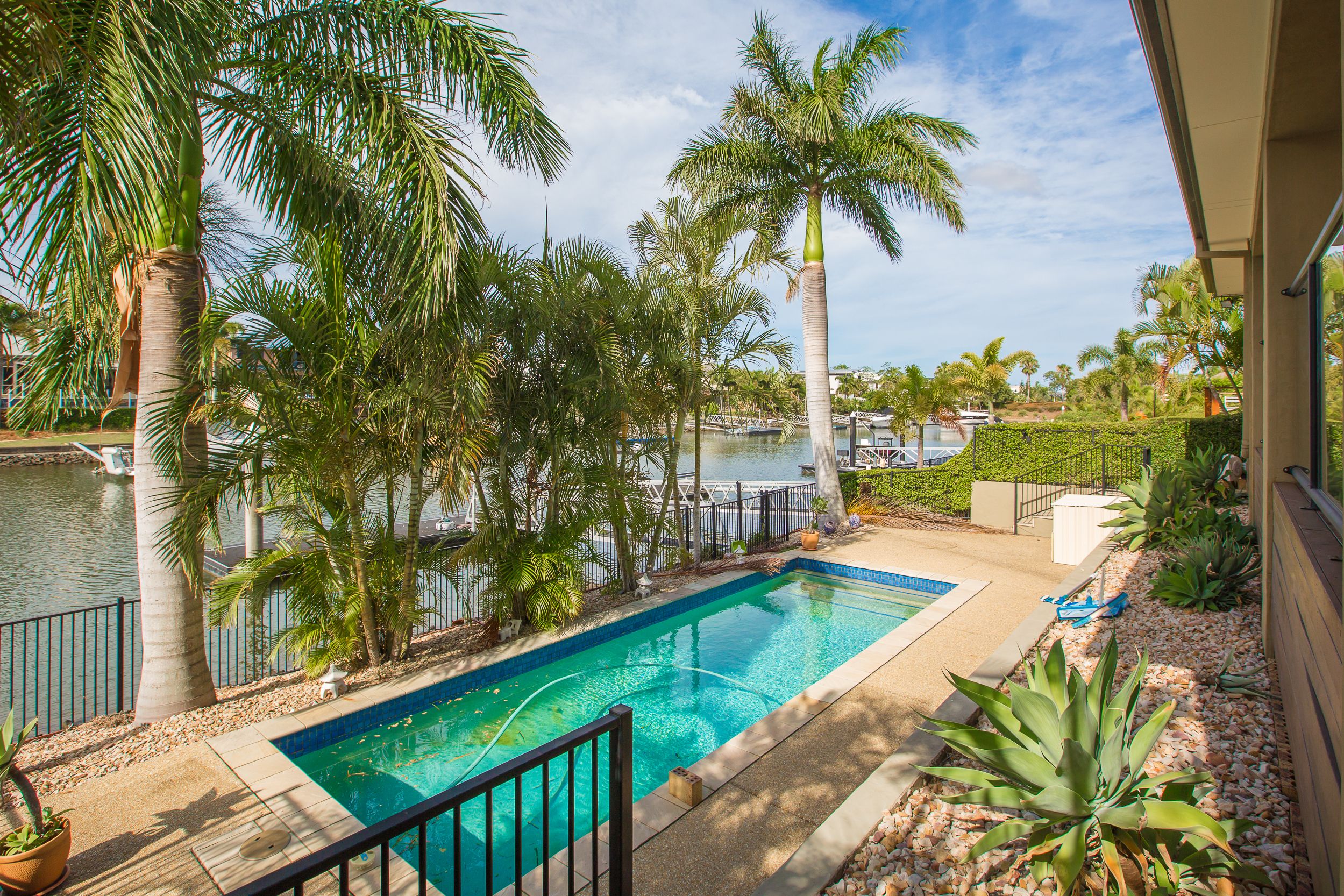 28 Ferrymans Court, Helensvale, QLD 4212