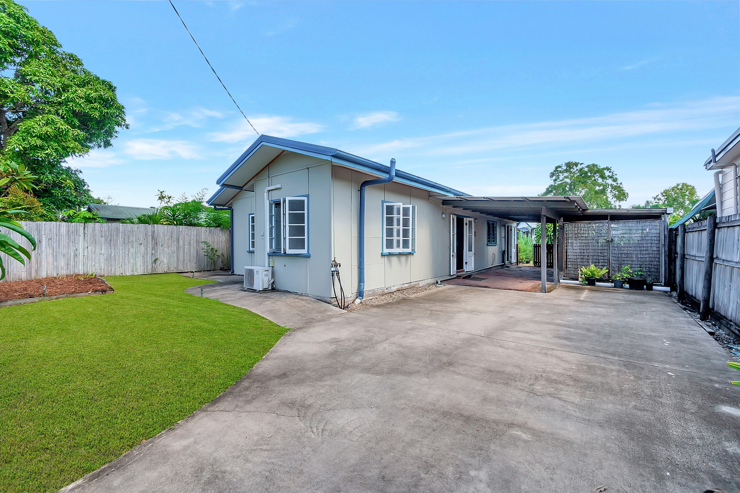 46 Machan Street, Machans Beach, QLD 4878