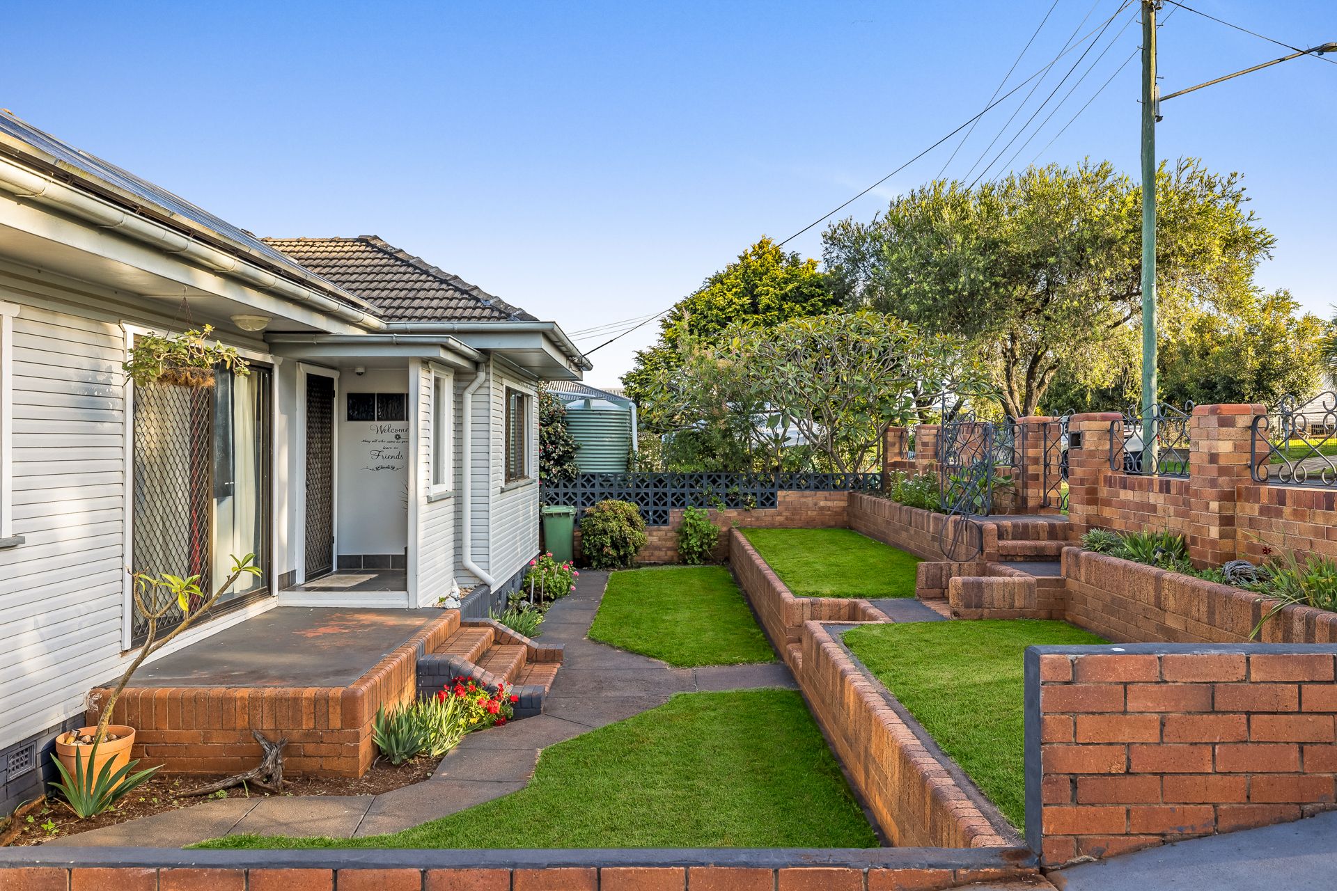 16 Donegal Street, Rockville, QLD 4350