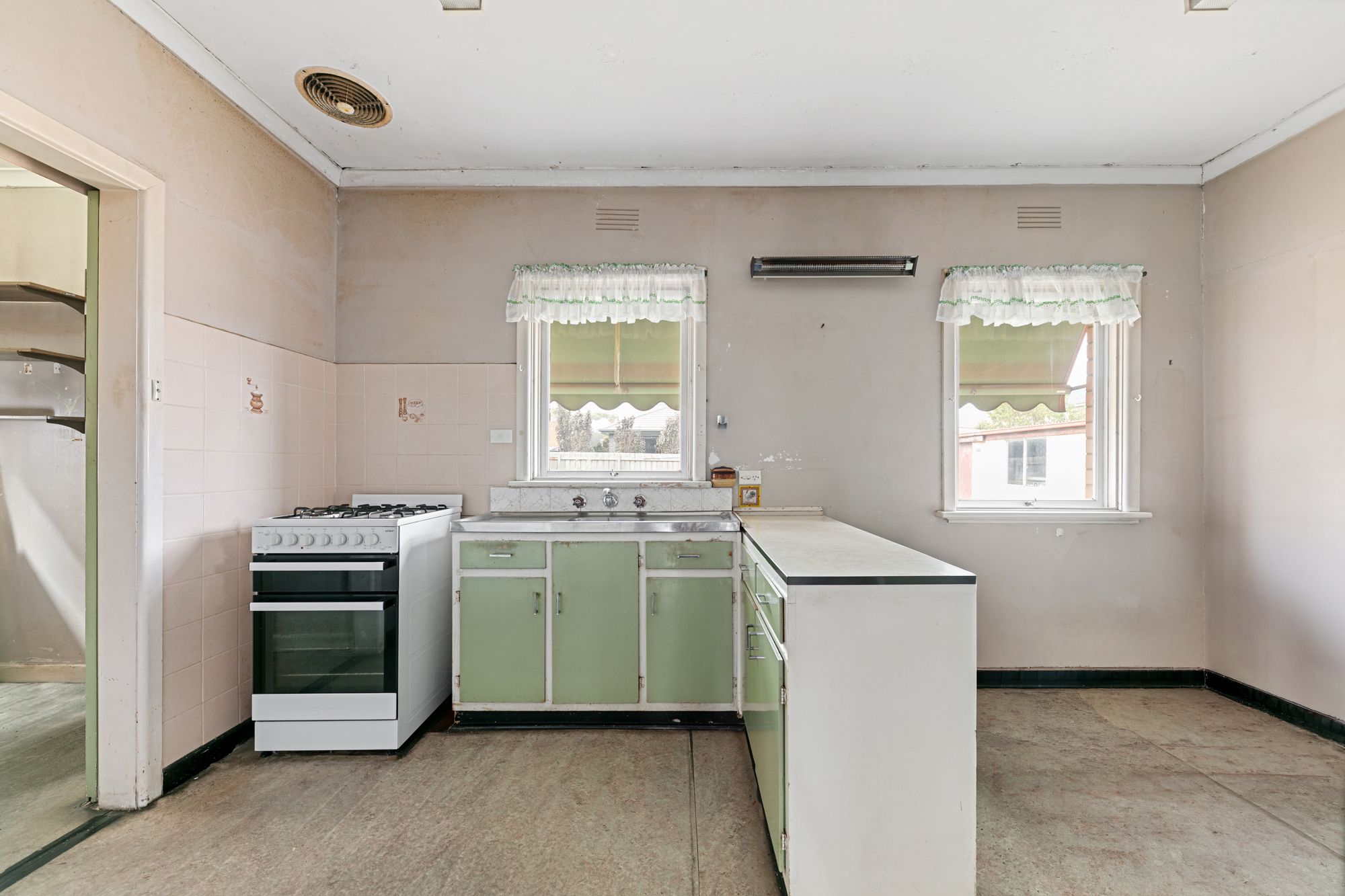 112 Seventh Avenue, Altona North, VIC 3025