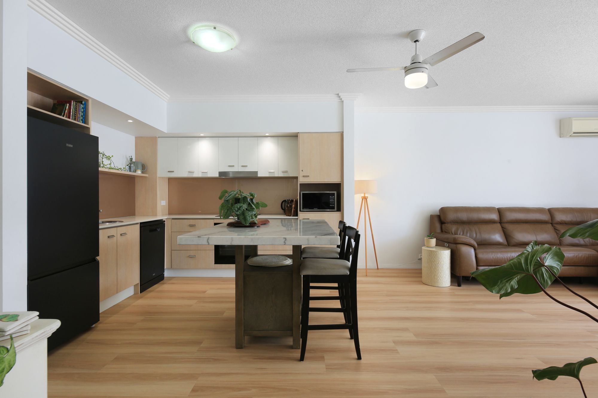 115/1-7 Moores Crescent — photo 2 of 20