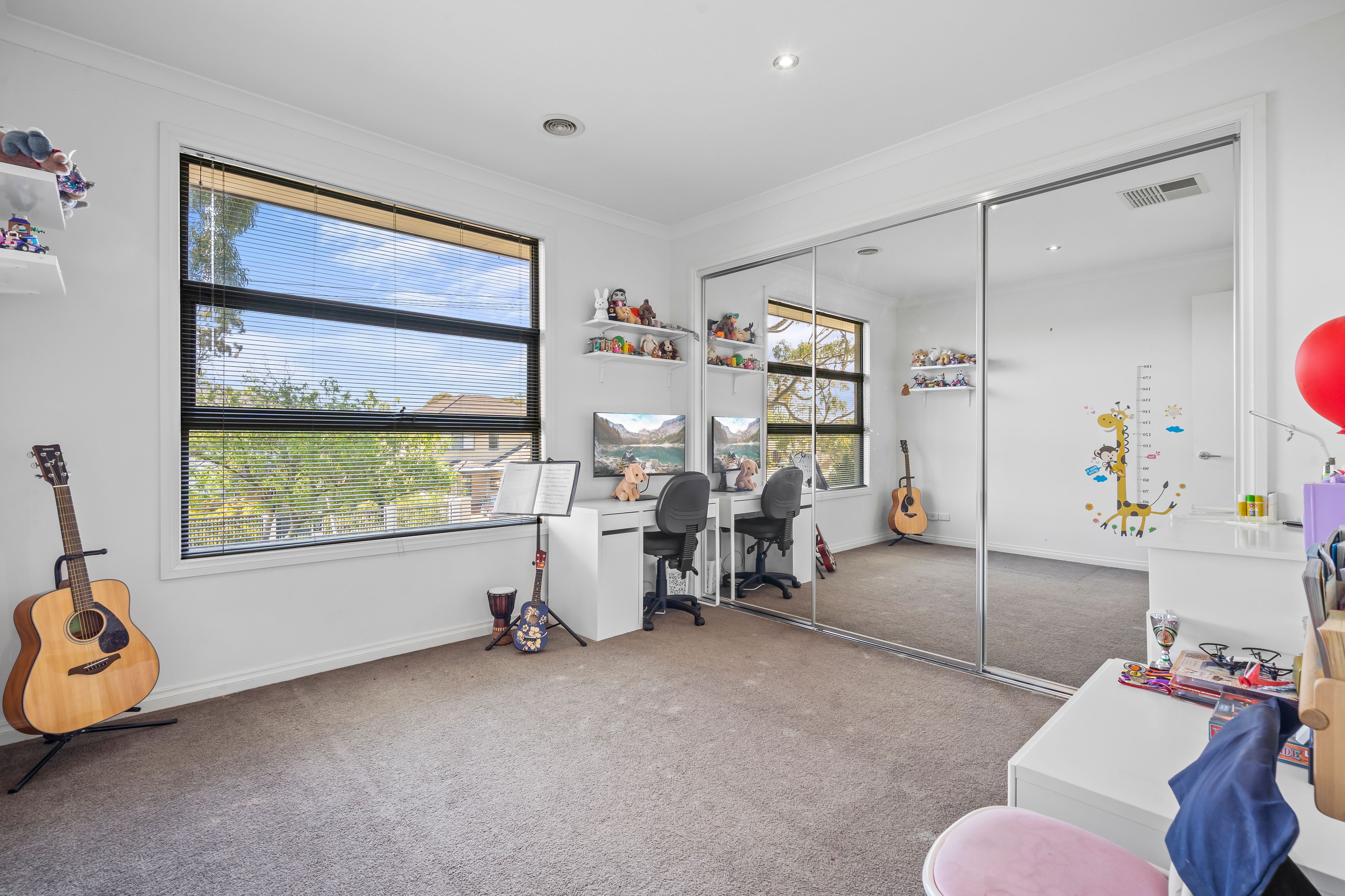 47 Hilda Street — photo 9 of 12