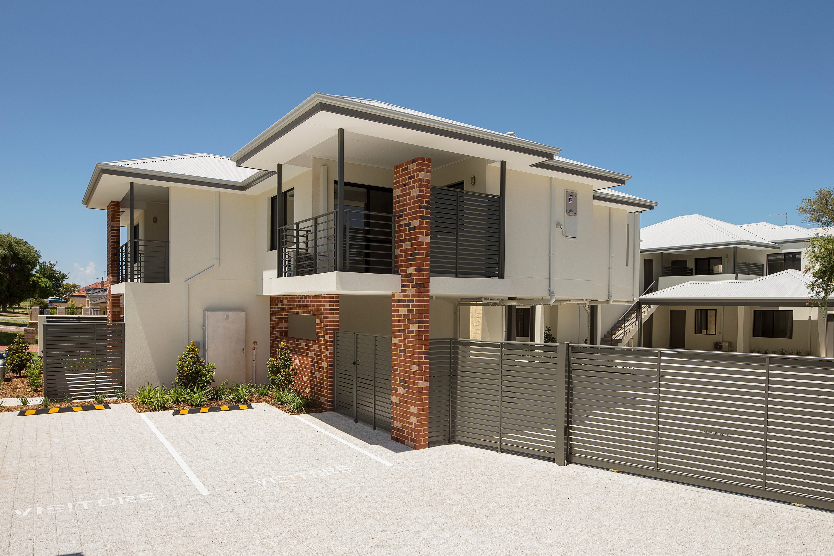 3/4 Whiteside Street, Cloverdale, WA 6105