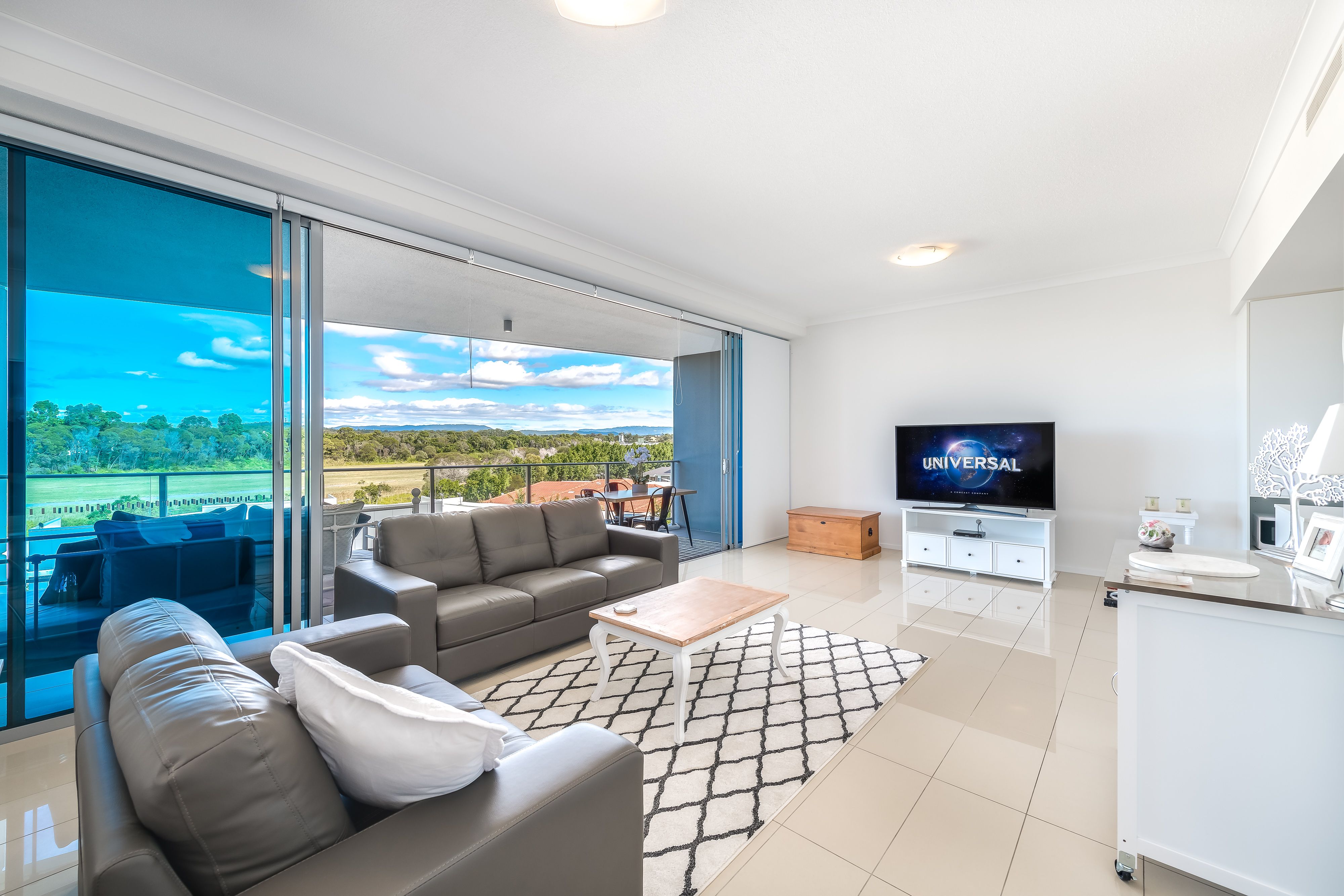 303/15 Compass Drive, Biggera Waters, QLD 4216