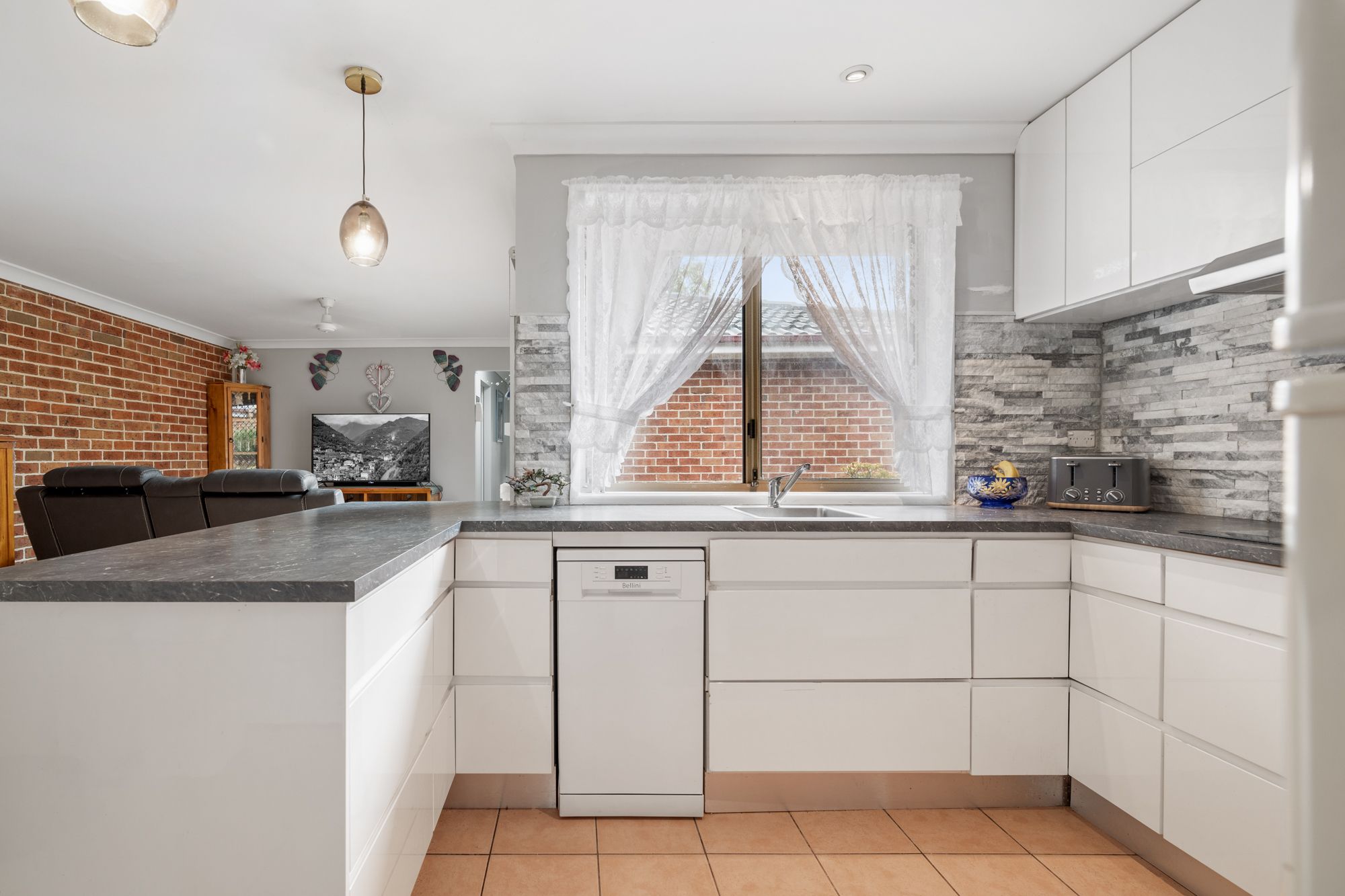 13 Cusack Close, St Helens Park, NSW 2560