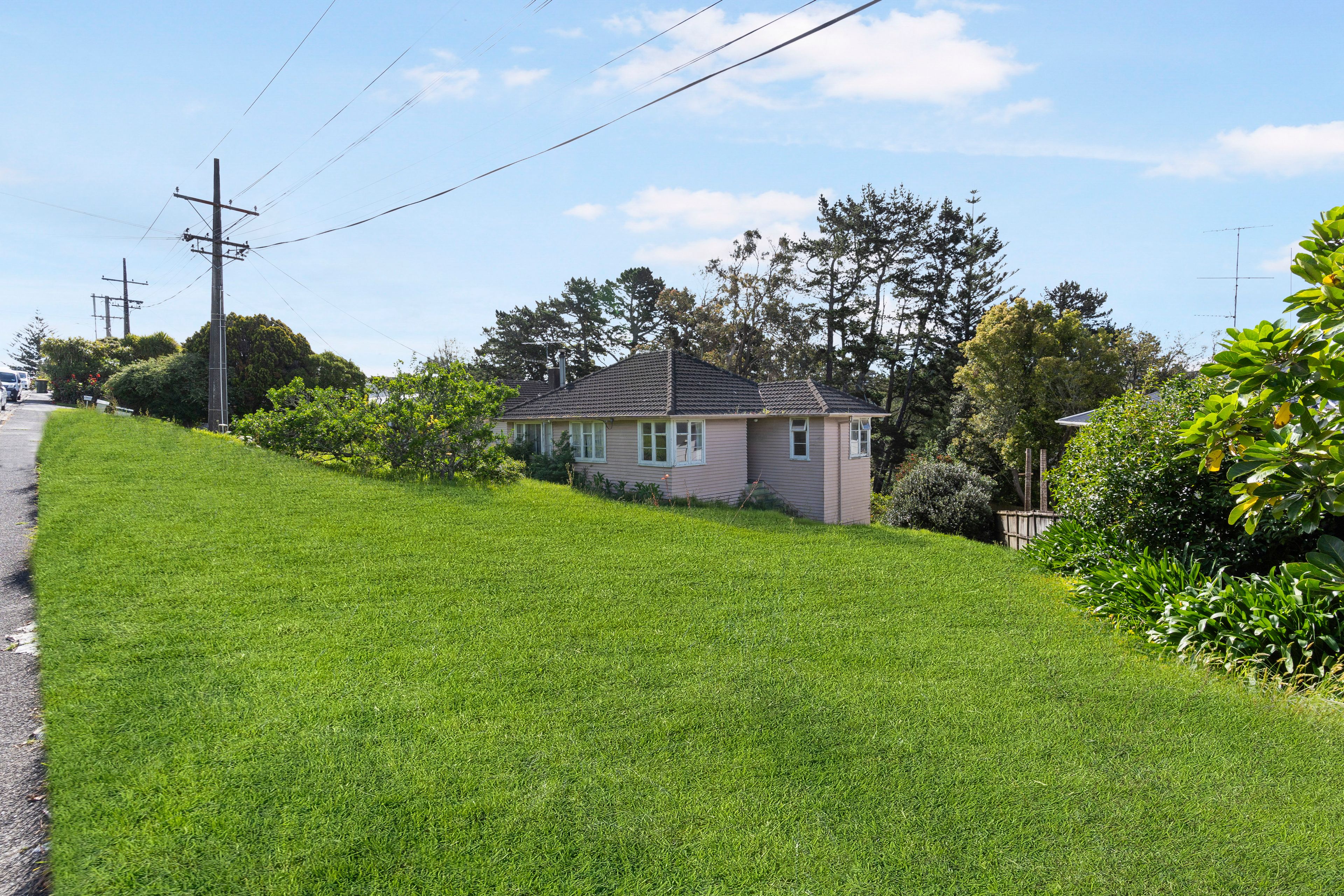 381 Wairau Road, Glenfield, North Shore City 0629 Sold House Ray