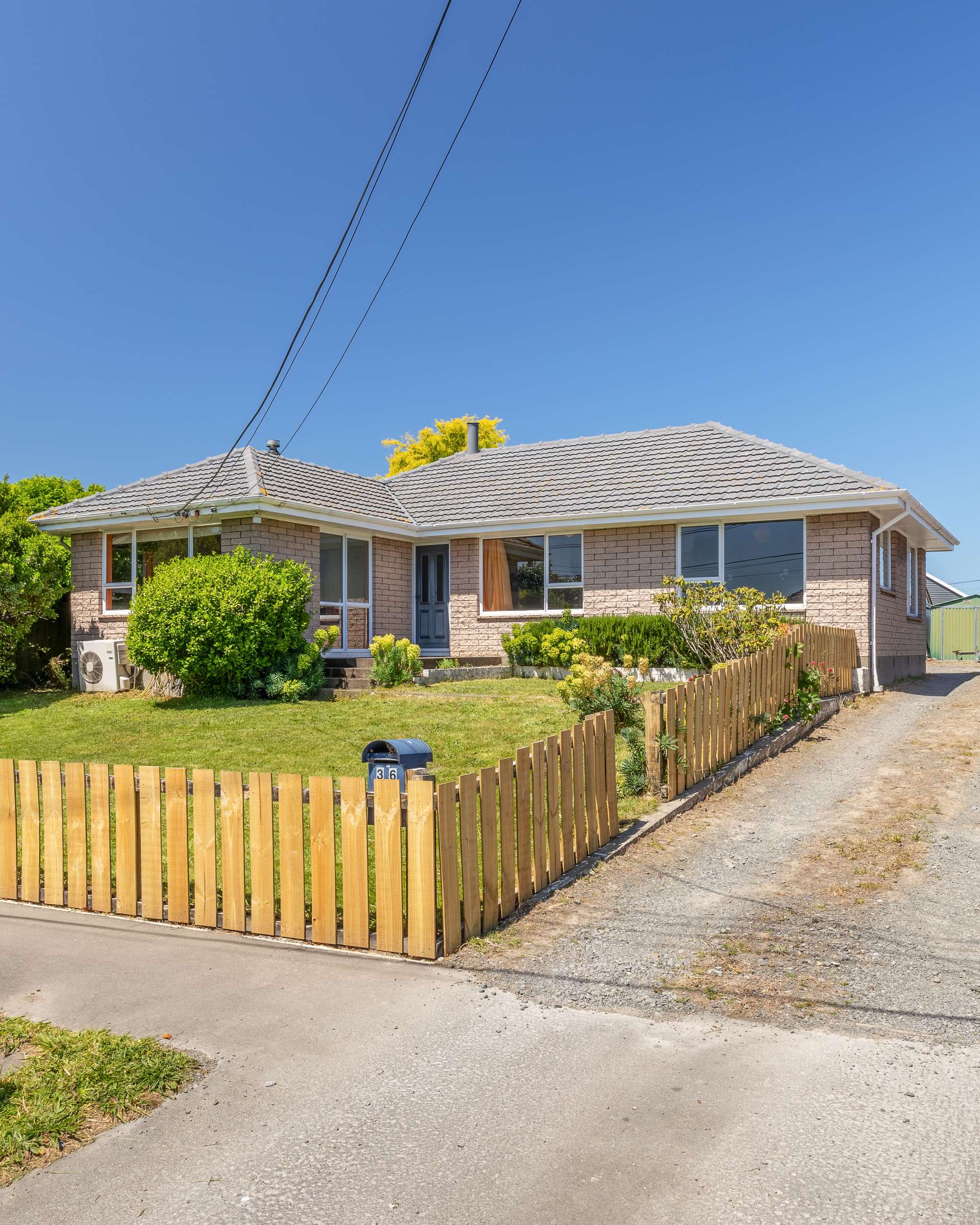 36 Sandown Crescent photo 17