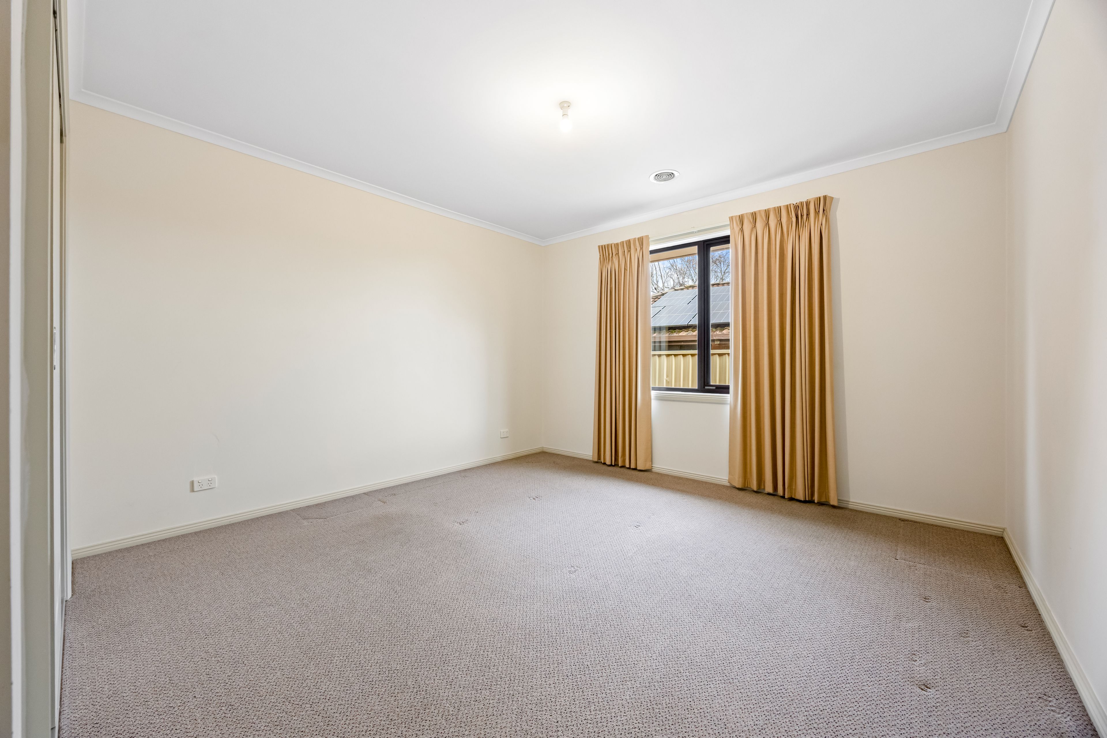 2/109 Rubicon Street — photo 6 of 10