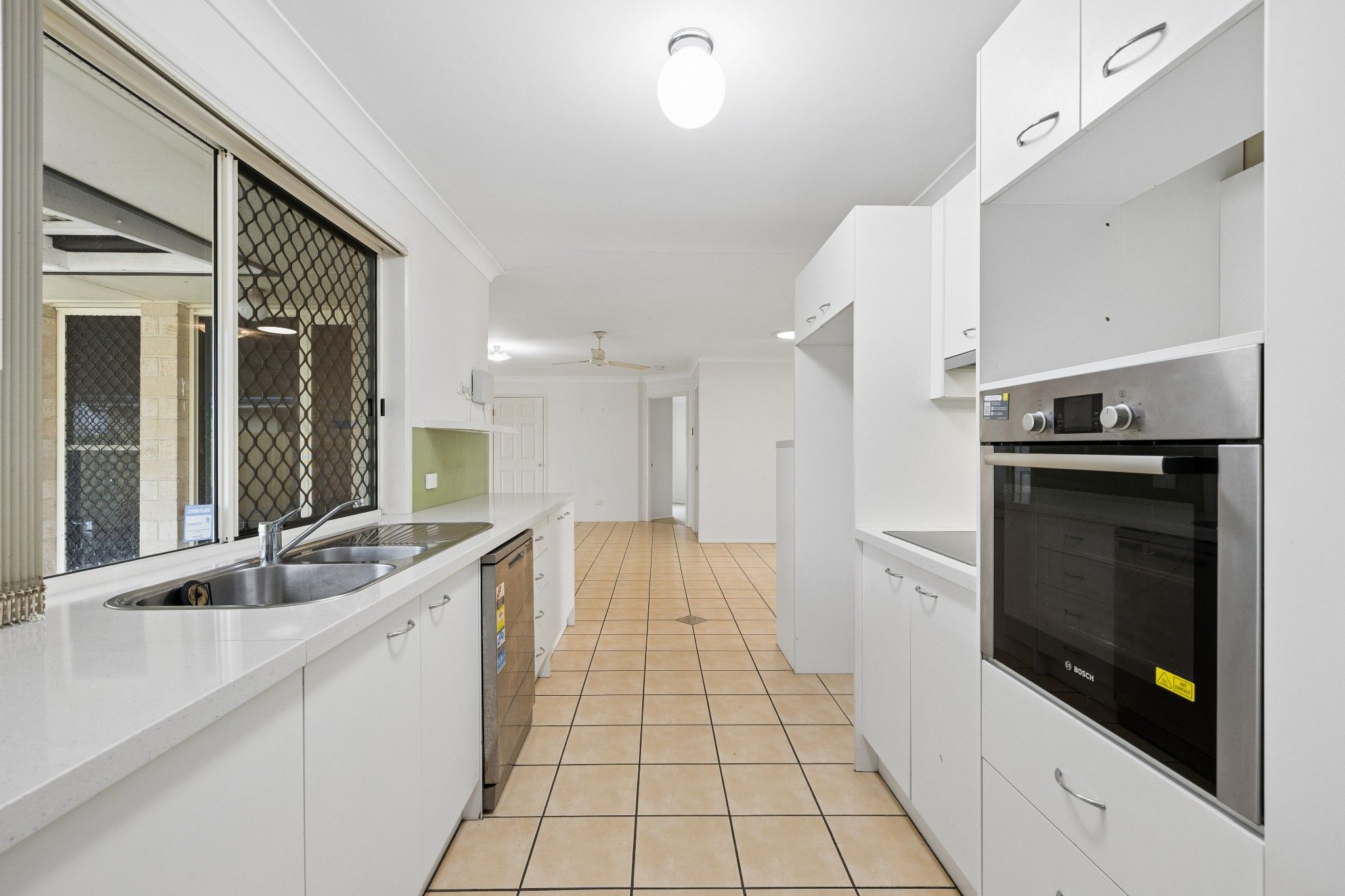 27 Calista Crescent — photo 8 of 19
