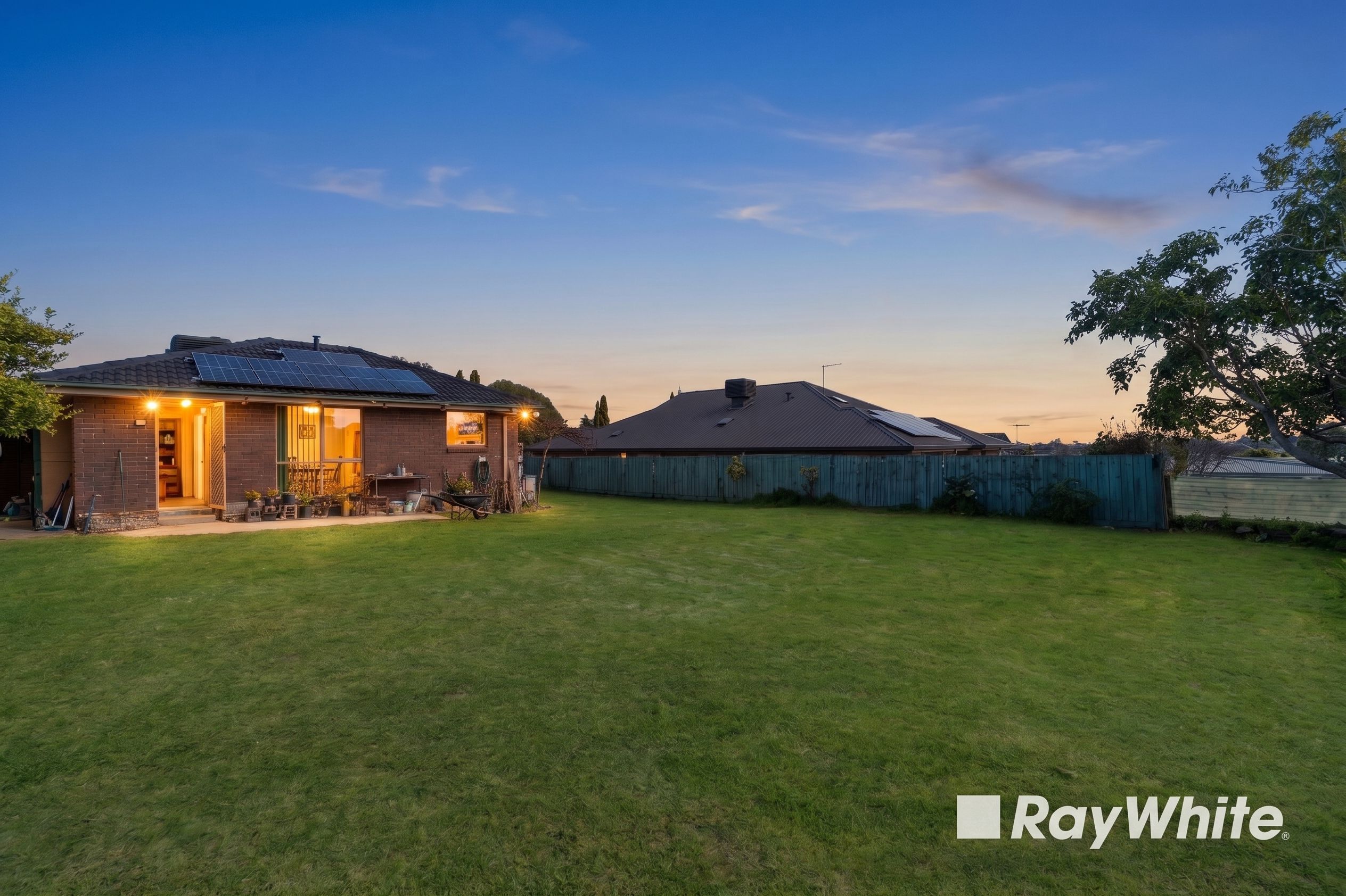207 James Cook Drive — photo 11 of 14