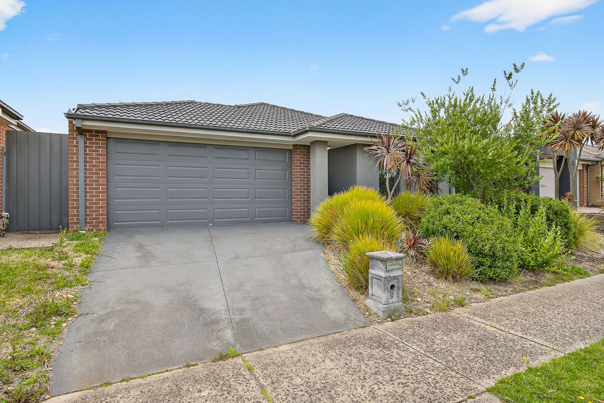 9 Jupiter Crescent, Cranbourne West, VIC 3977
