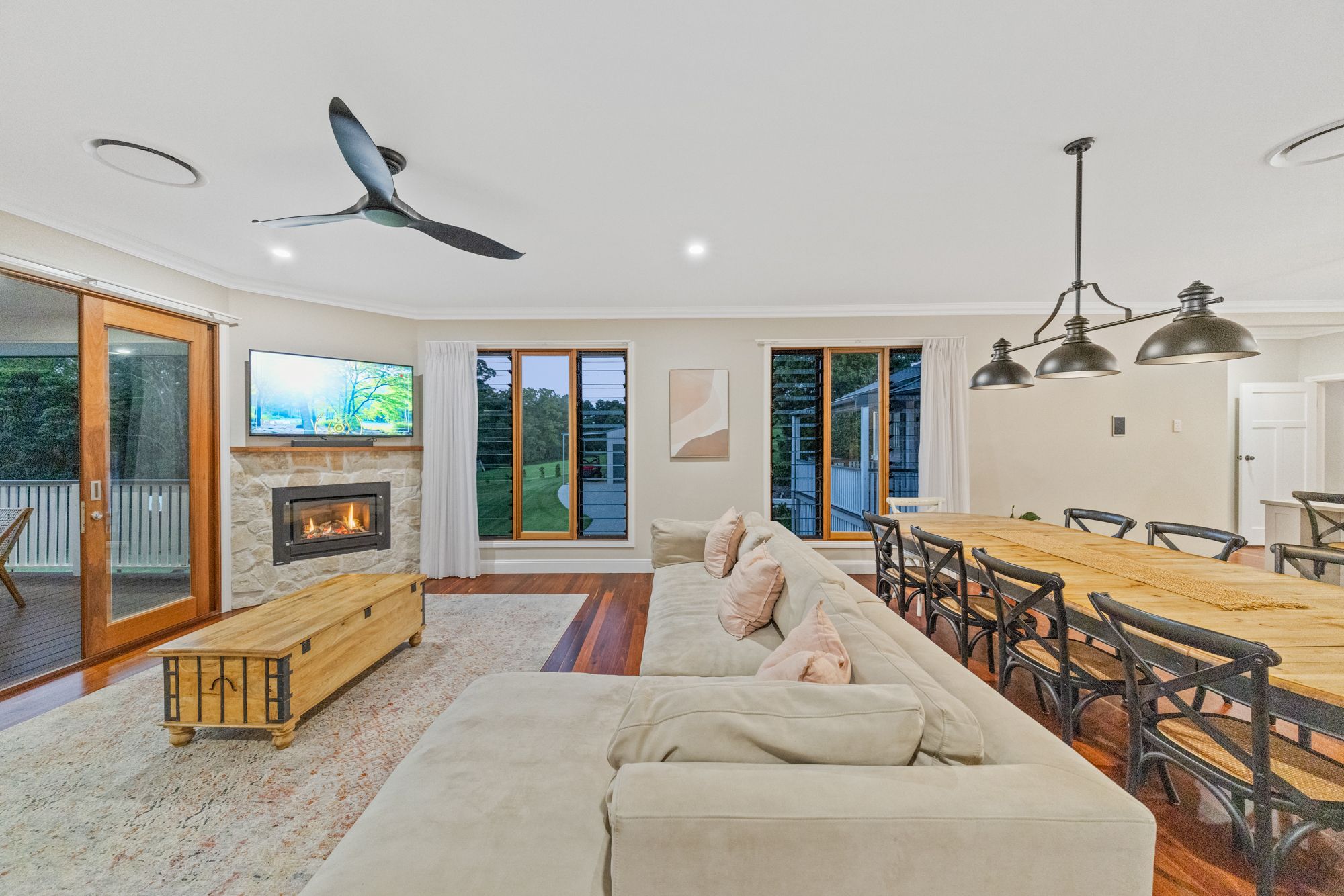 298 Coonowrin Road — photo 9 of 30