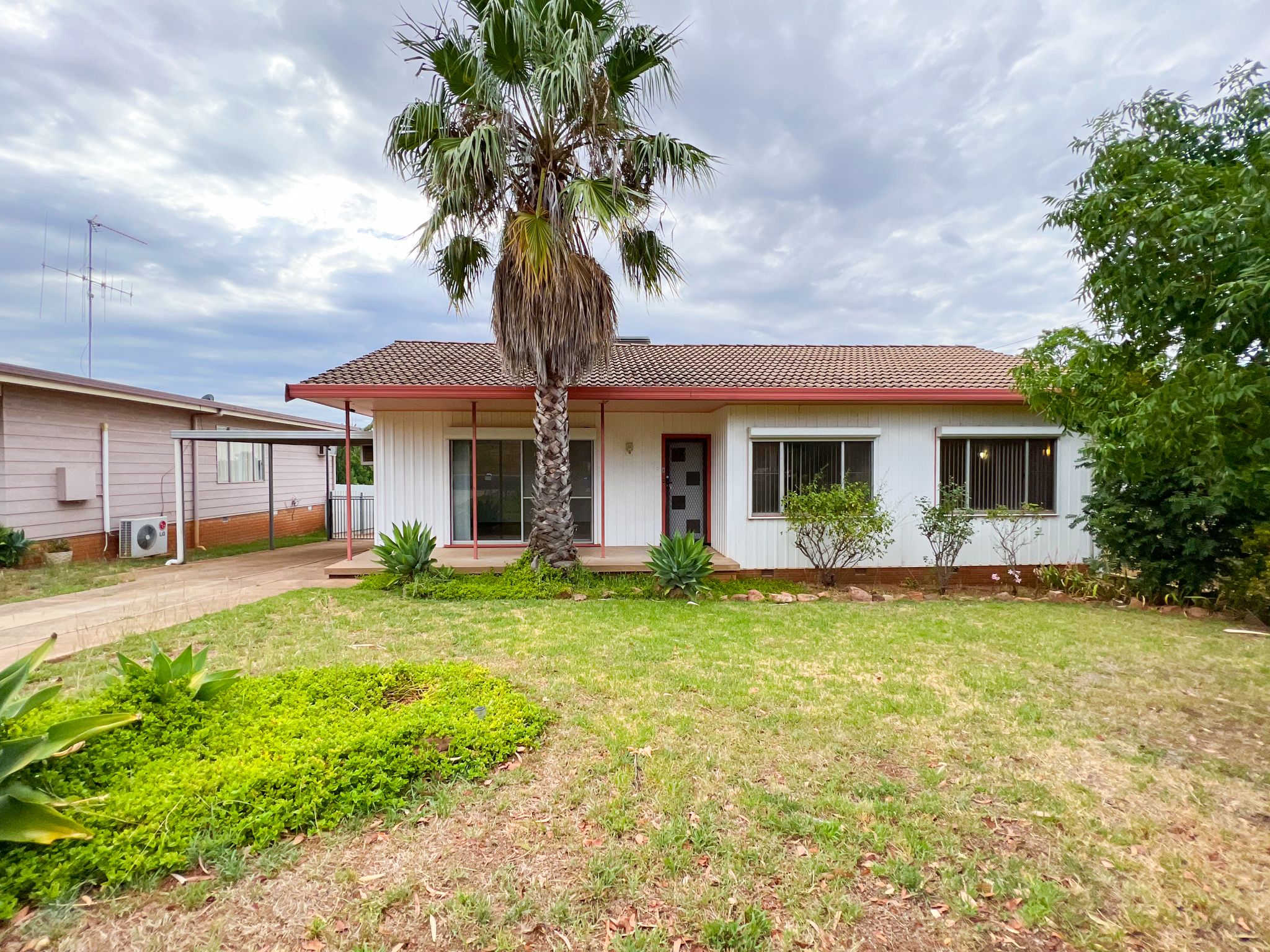 25 Coleman Road, Parkes NSW 2870