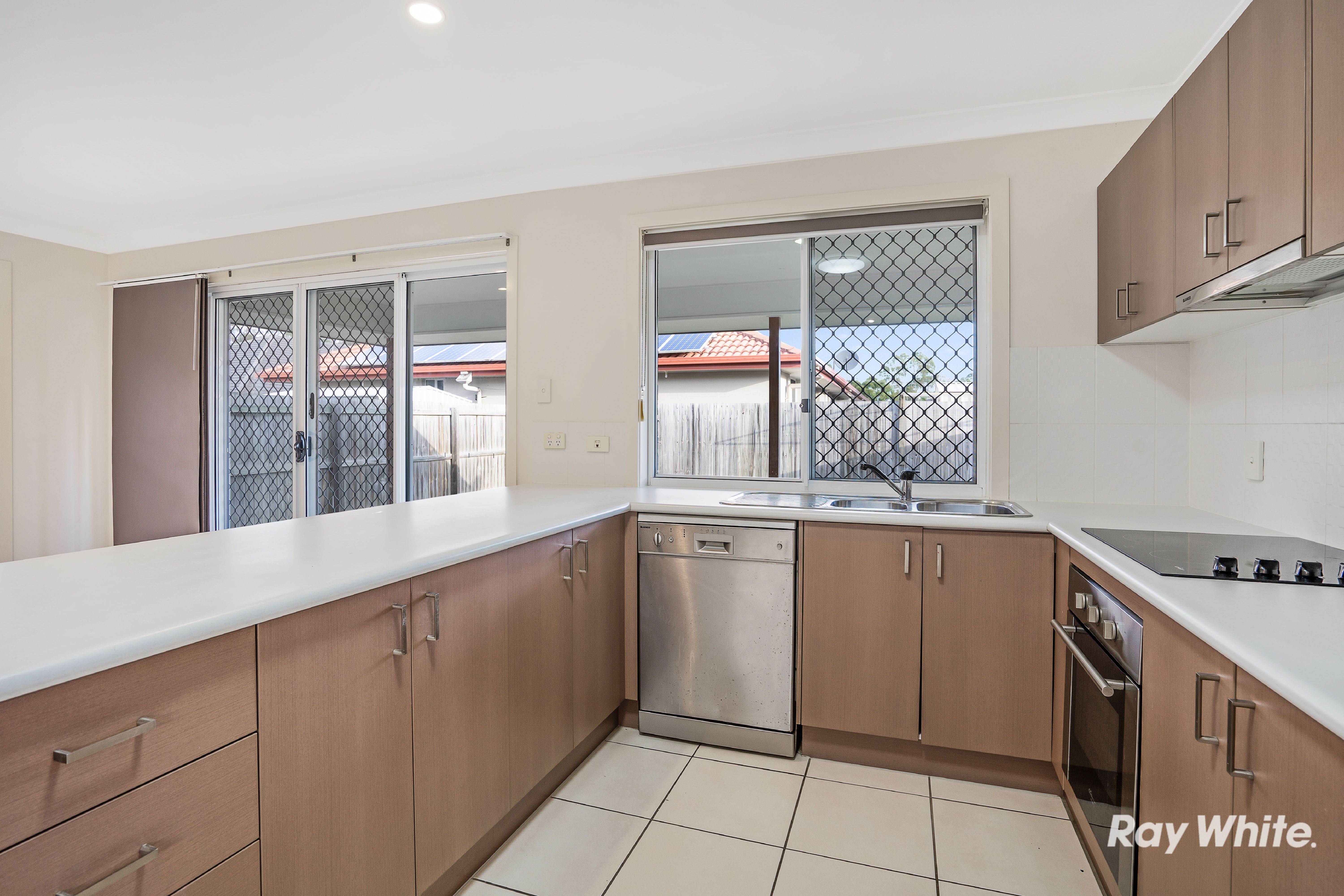 5 Kenilworth Crescent, Waterford, QLD 4133