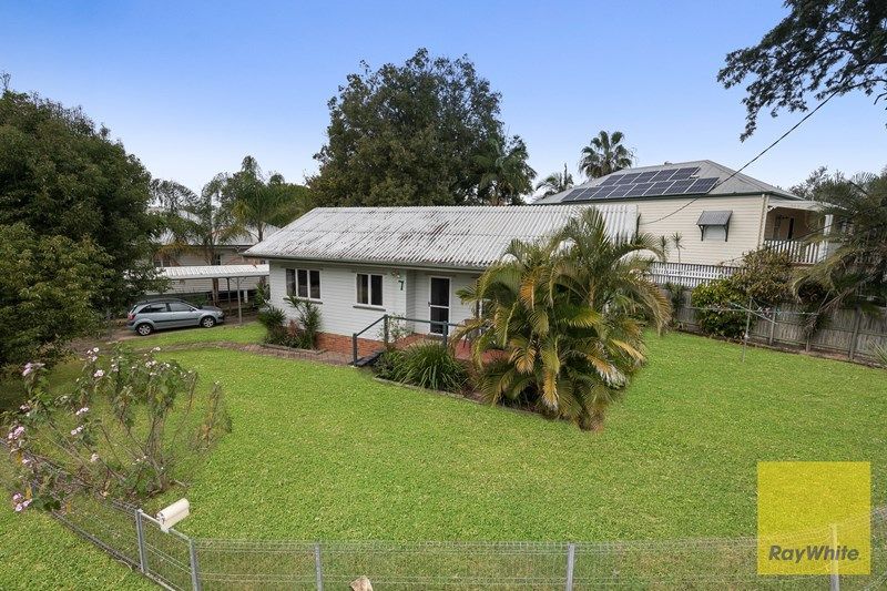 7 Waratah Avenue, Graceville, QLD 4075