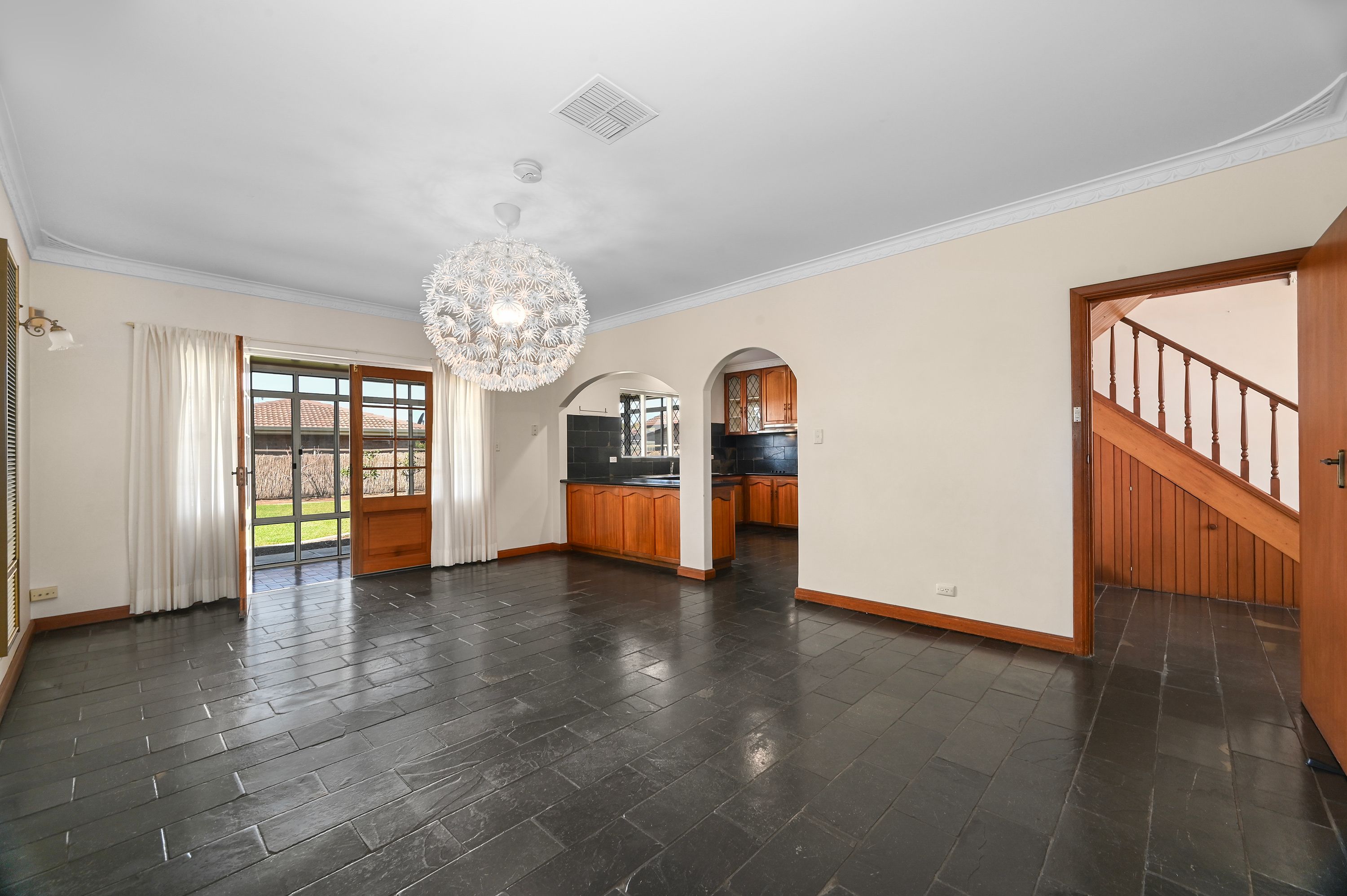6 Lake View Avenue — photo 5 of 22