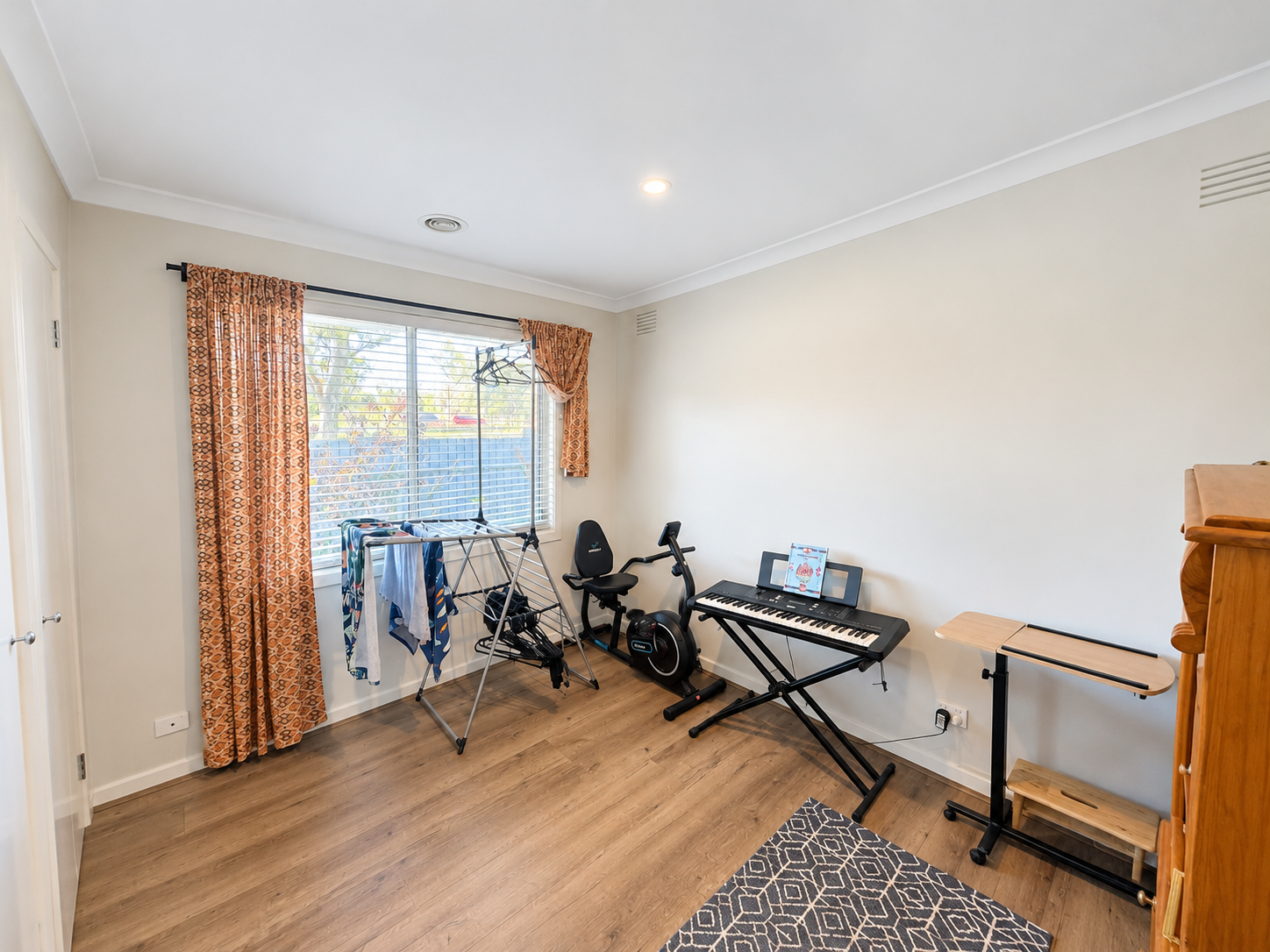 32 Coventry Crescent — photo 16 of 22