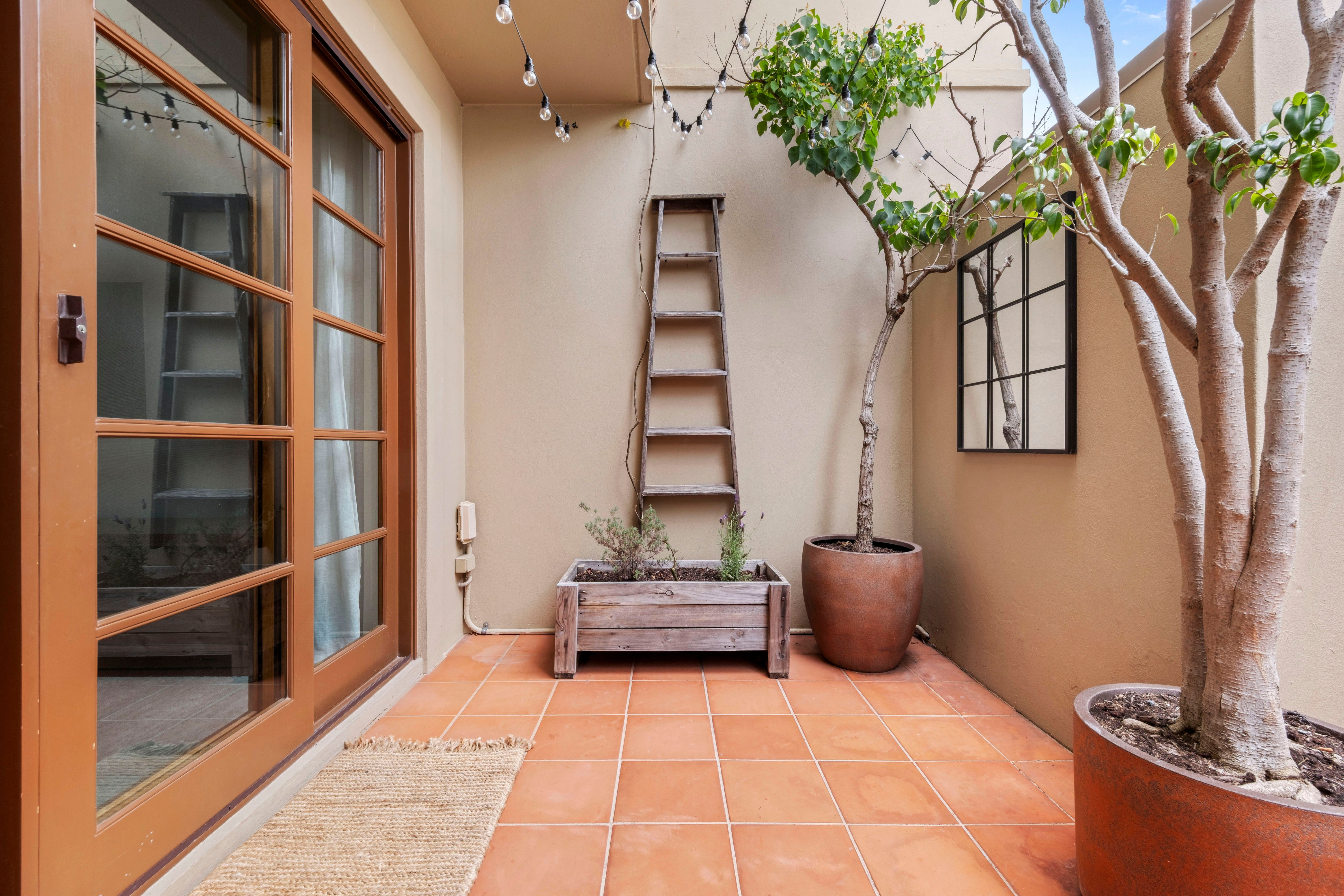 233 York Street — photo 7 of 19