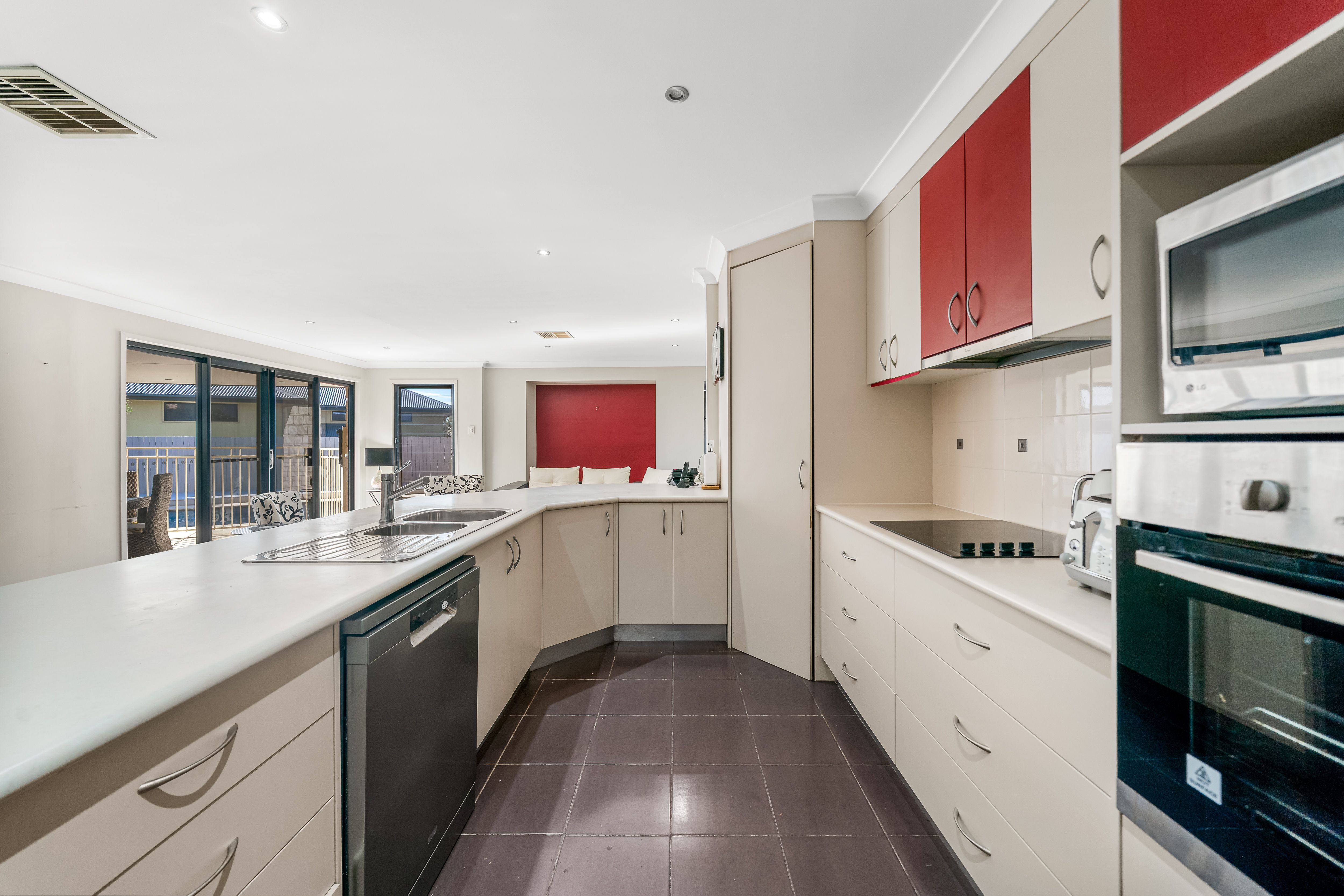 25 Keith Street — photo 8 of 9