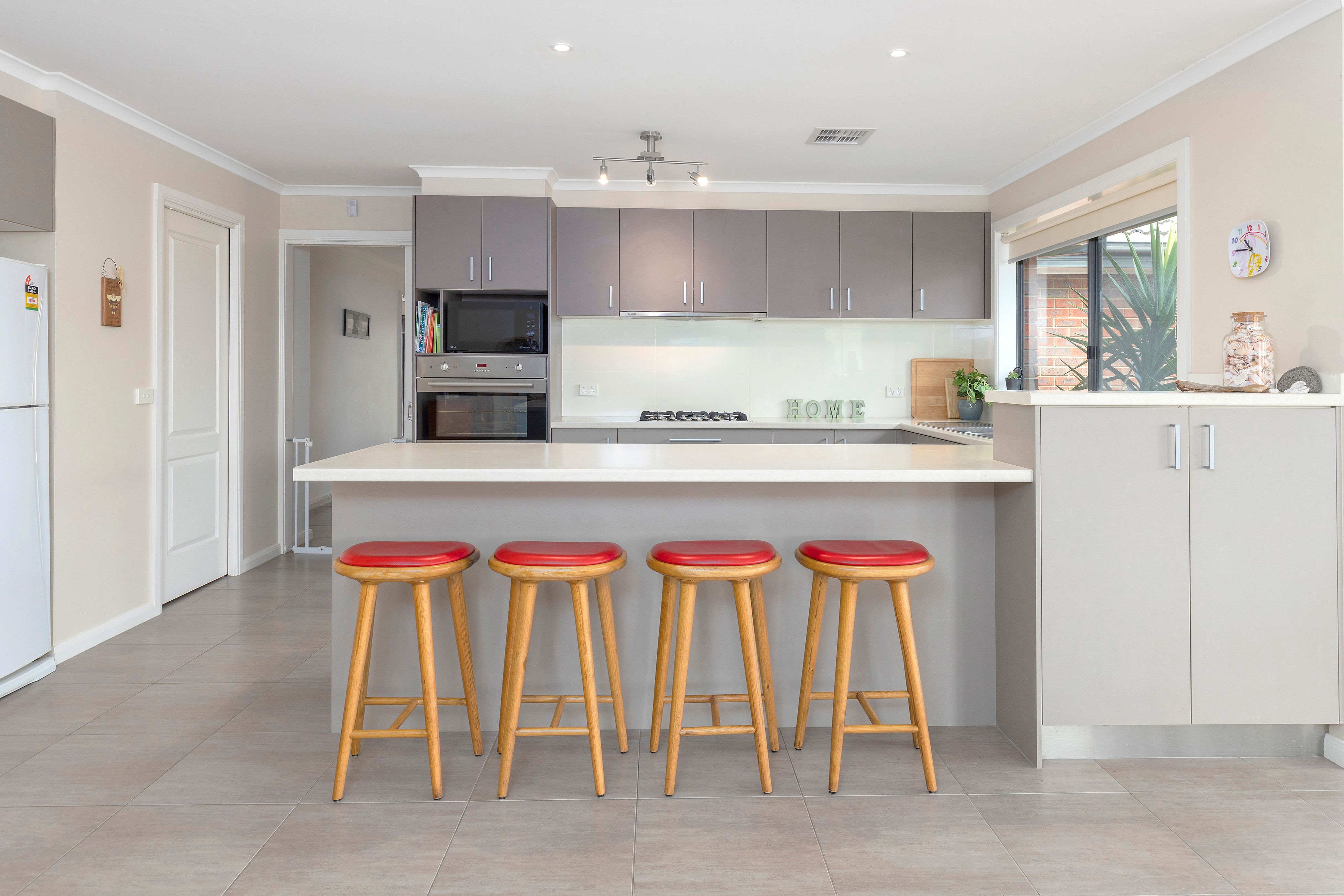 25 Crestwood Drive, Rosebud, VIC 3939