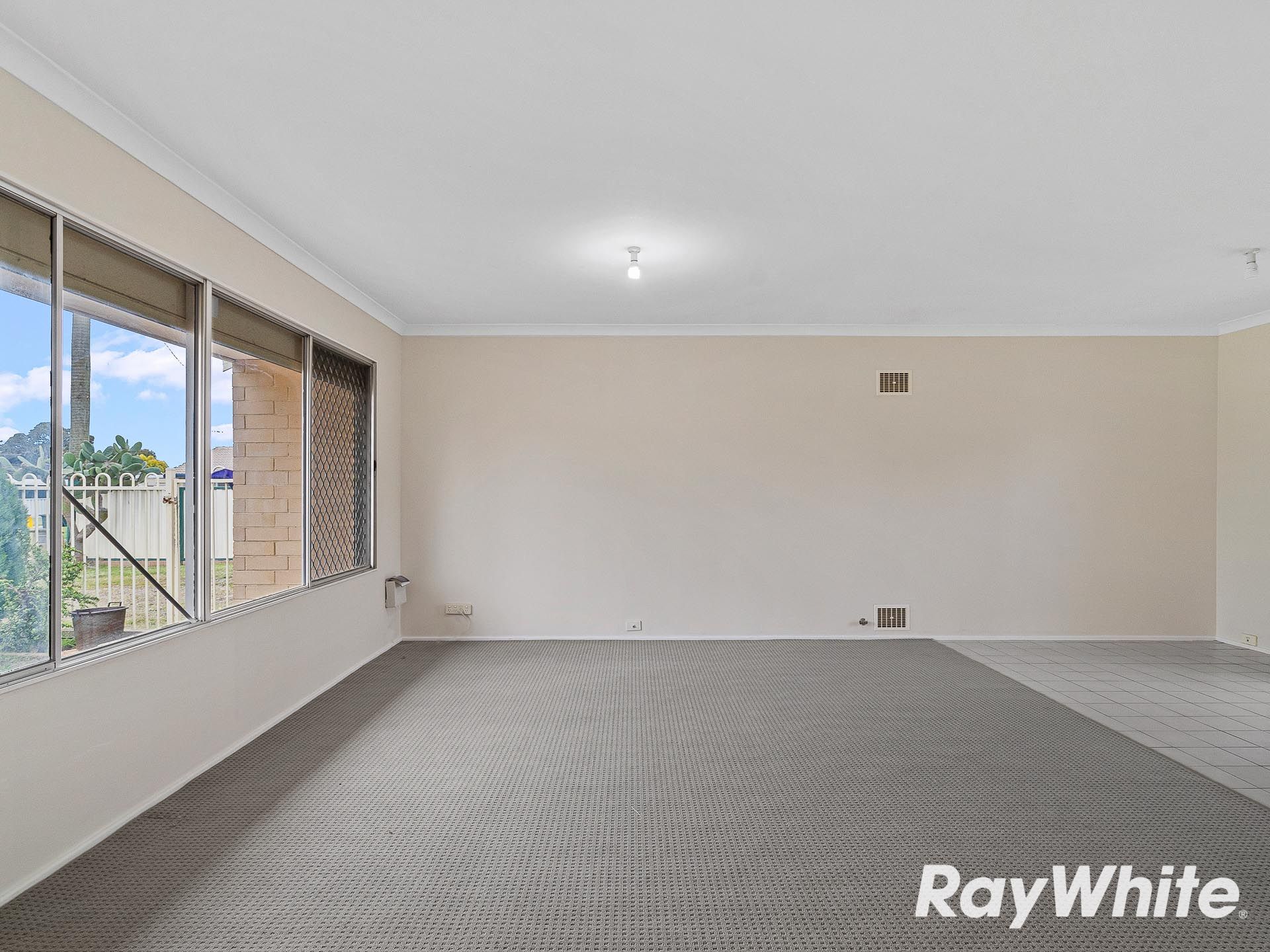 10 Hakea Place — photo 5 of 22
