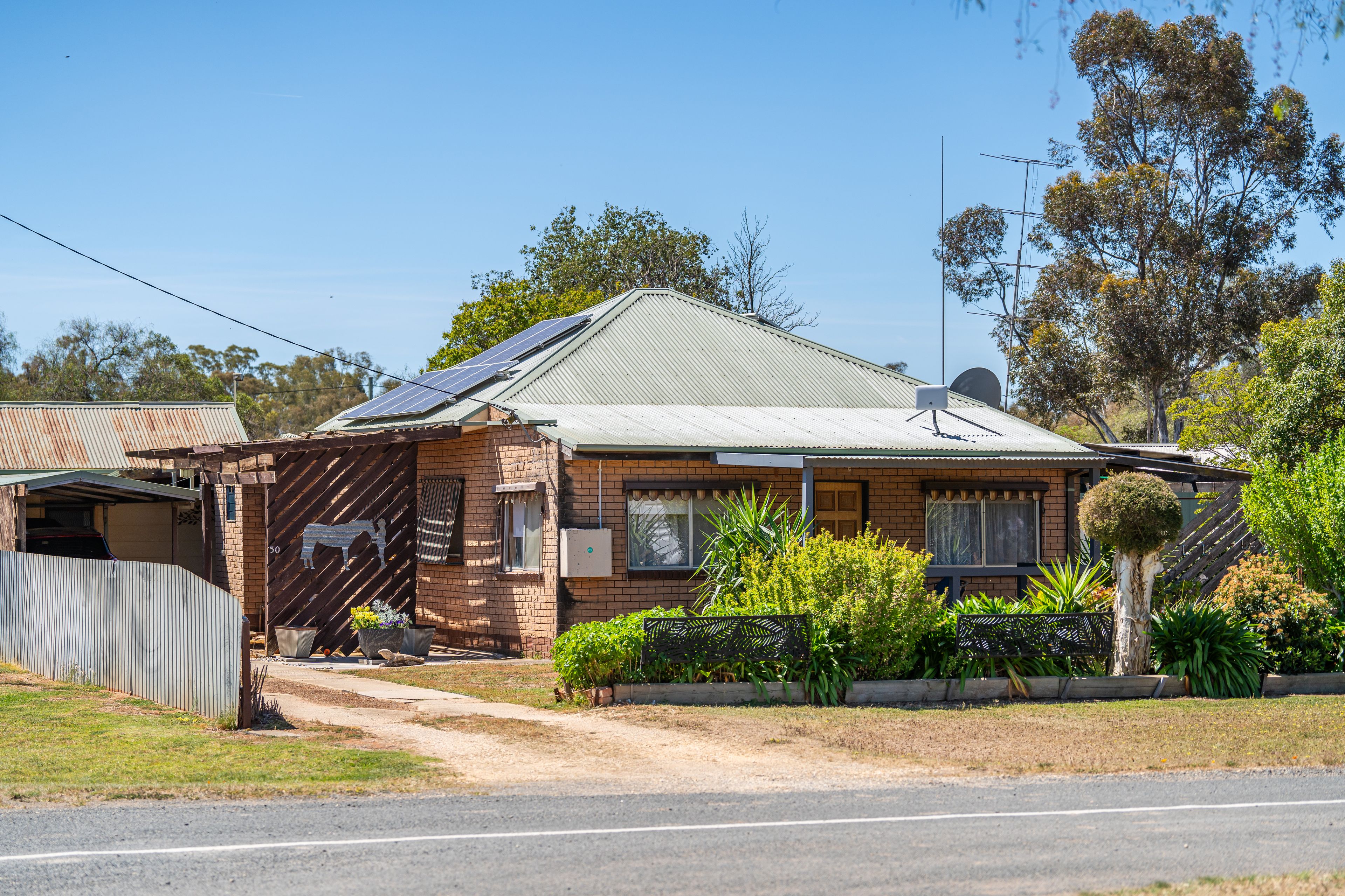 50 Young Street, Oaklands, NSW 2646