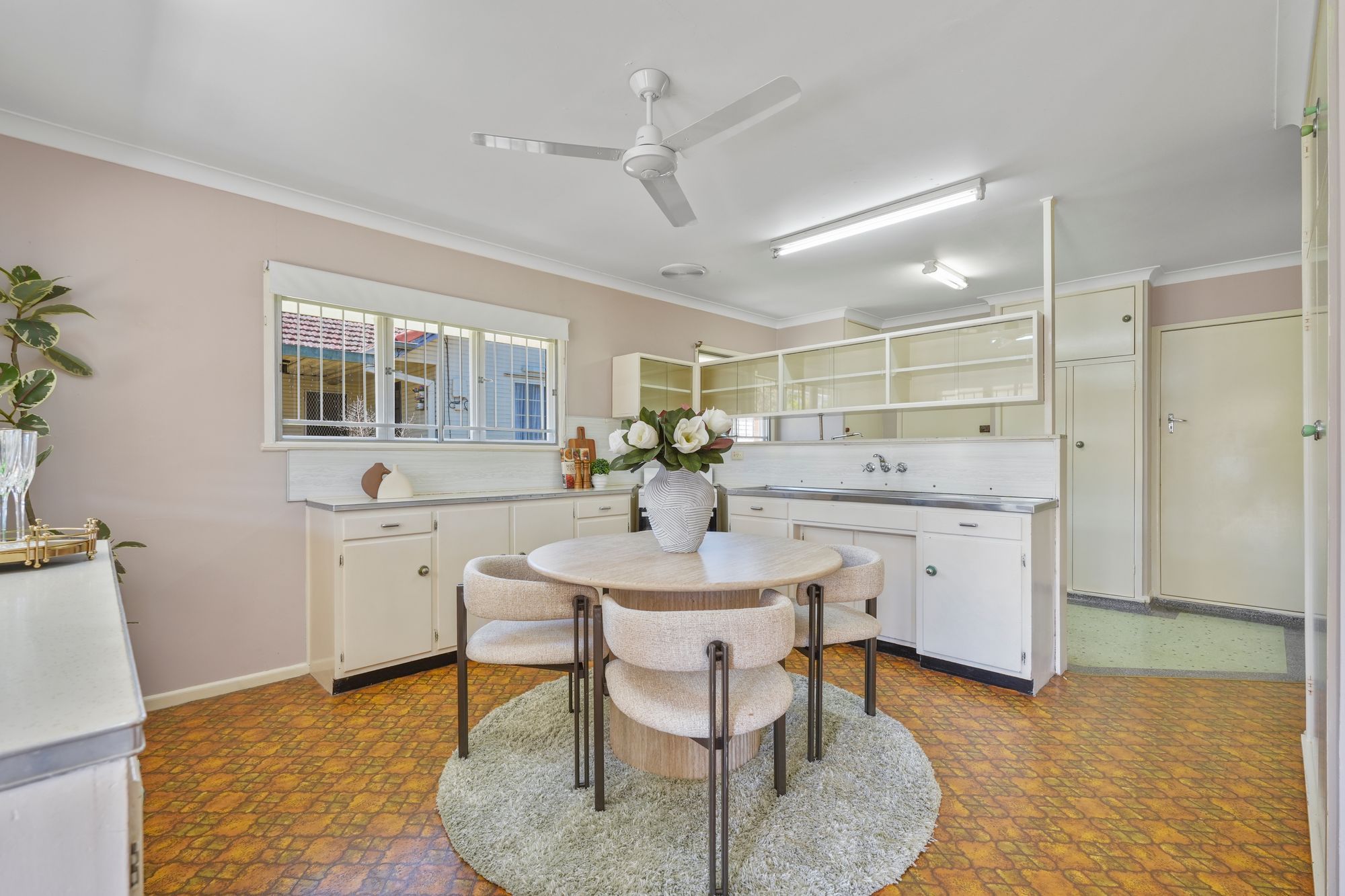 61 Nyleta Street — photo 8 of 24