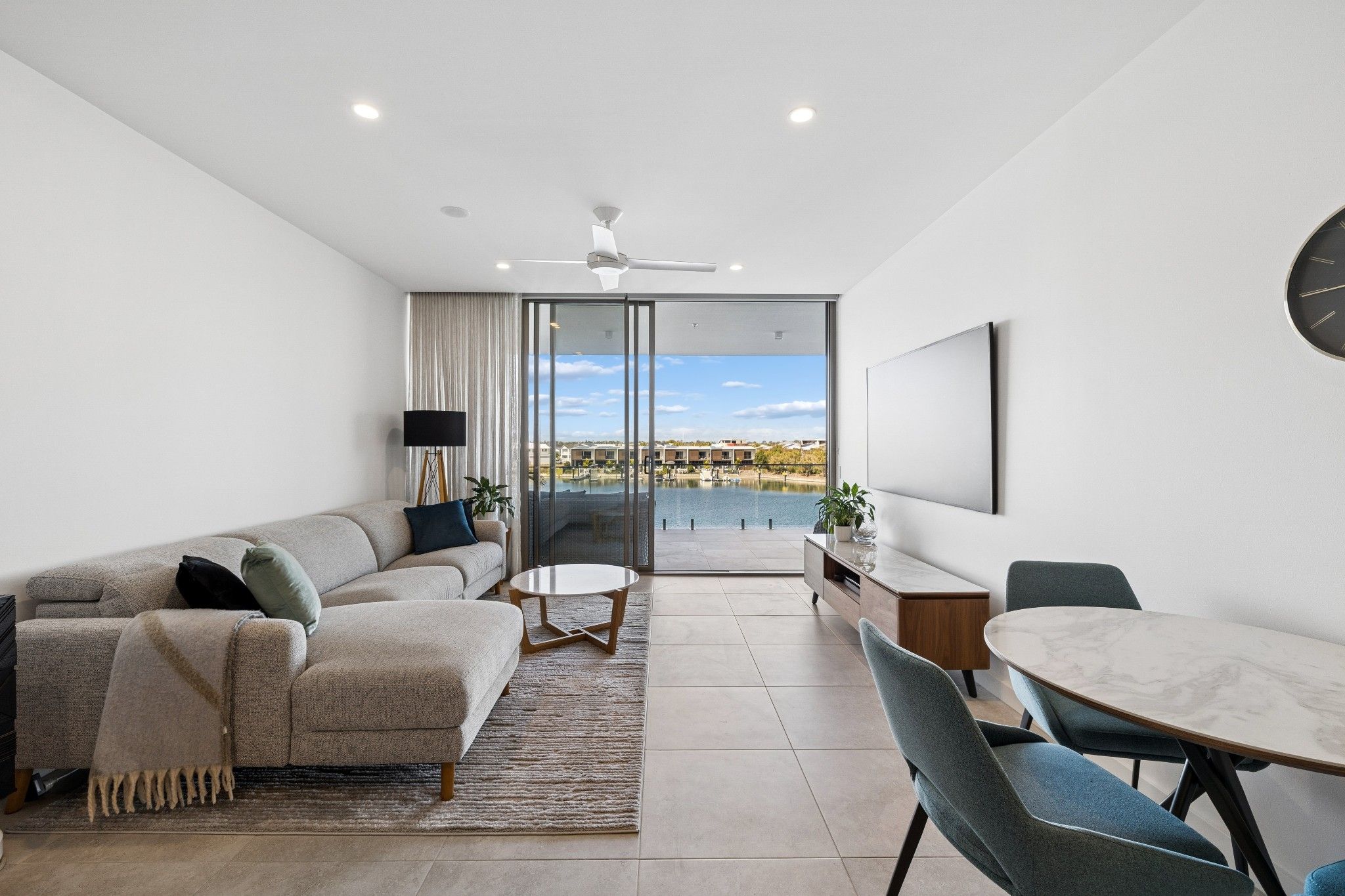 307/11 Aqua Street — photo 8 of 30