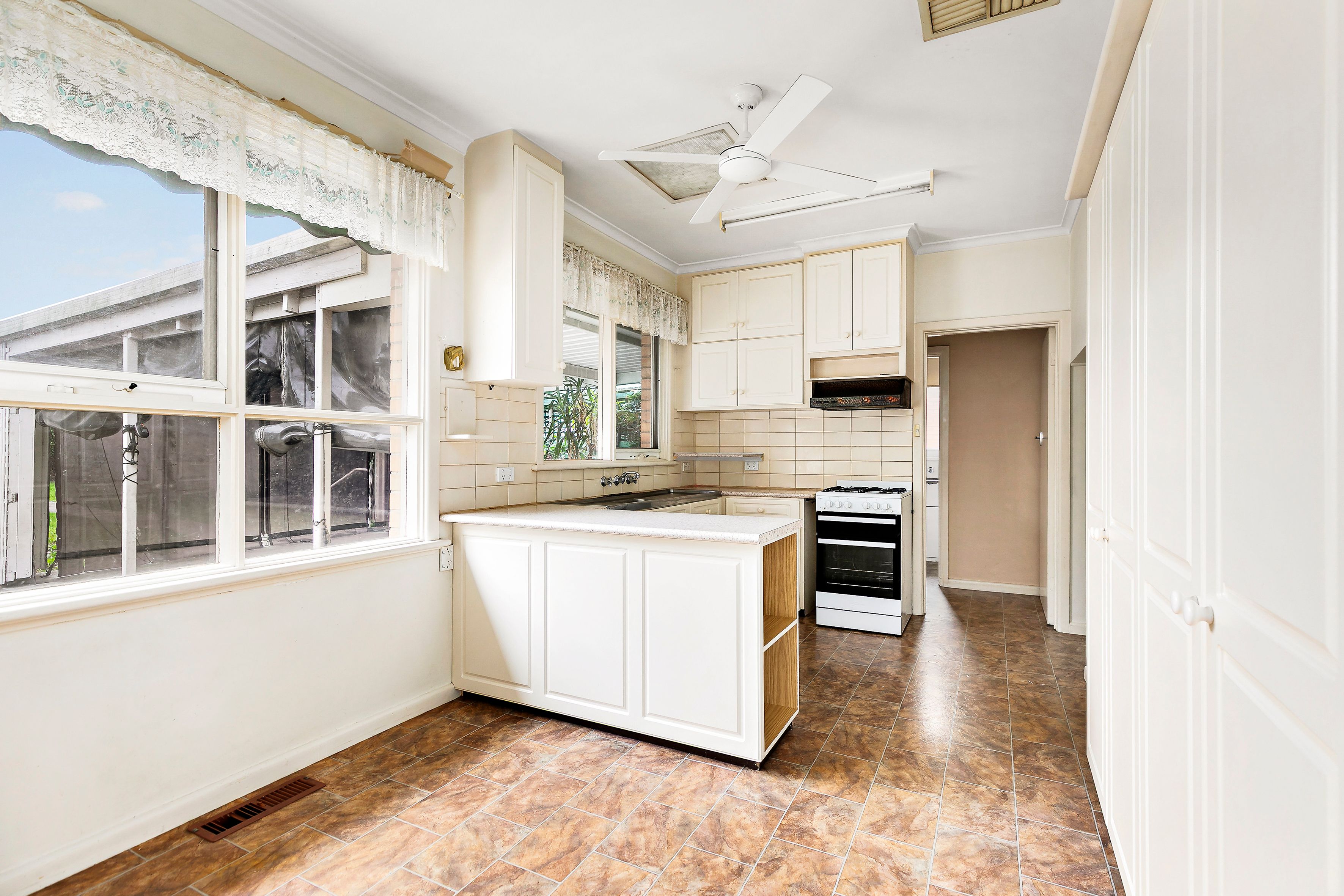 49 Cosmos Street — photo 5 of 16