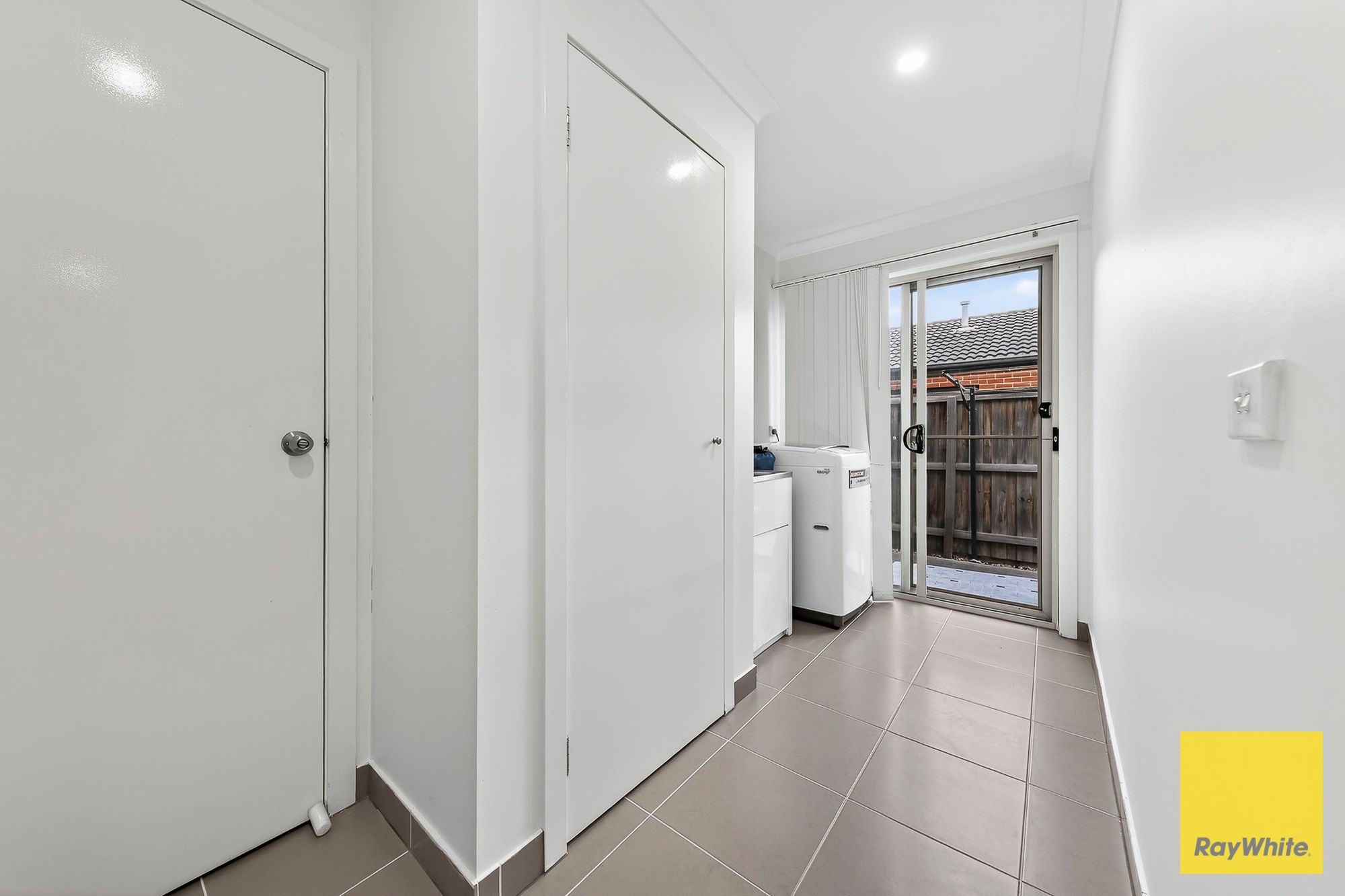 77 Isabella Way — photo 6 of 15