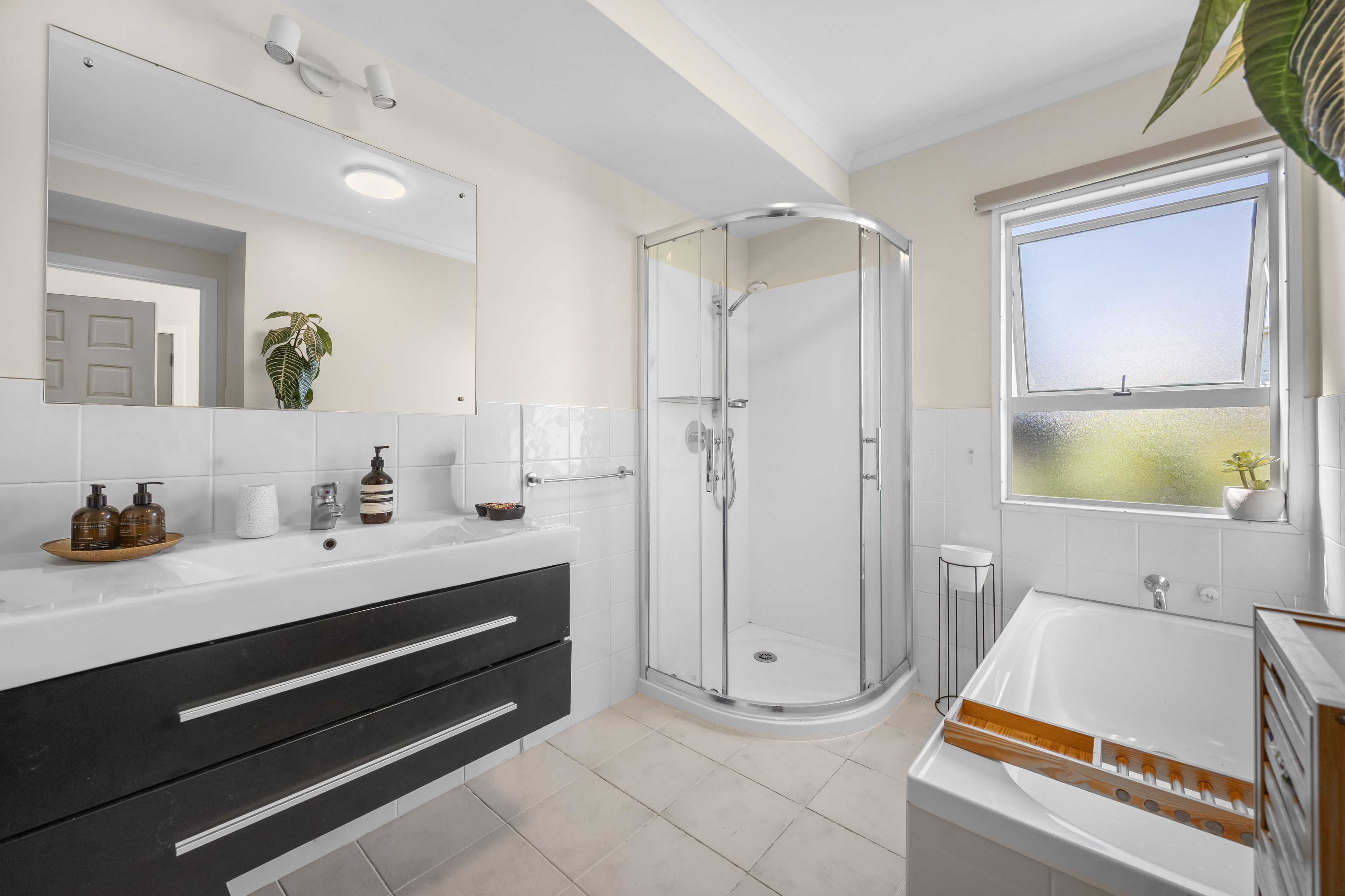 9 Stokes Avenue, Te Atatu Peninsula, Waitakere City