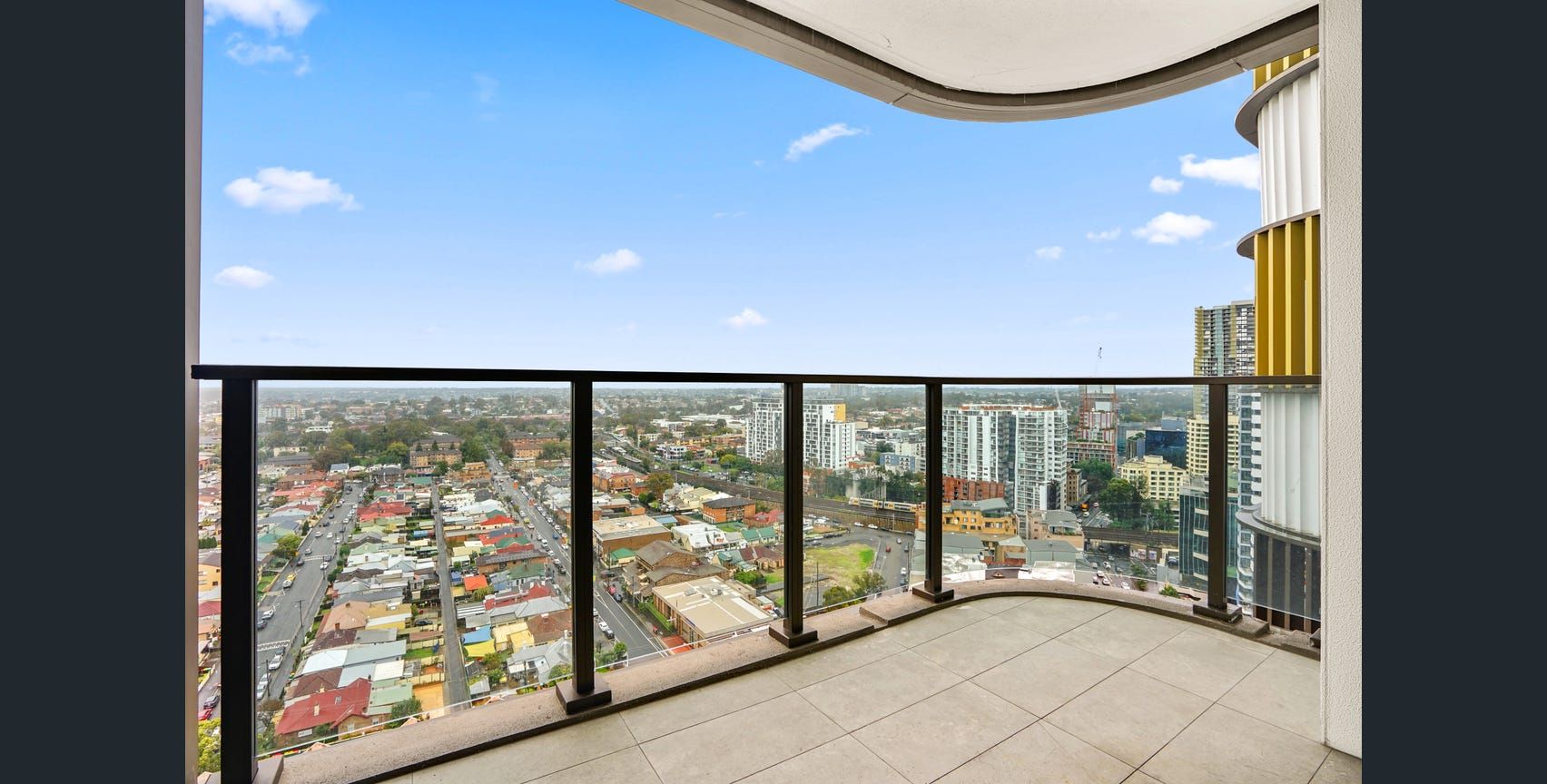 2105/20 Parkes Street — photo 7 of 10