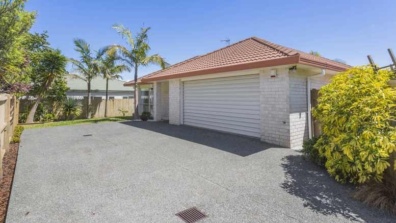 2/11 Keswick Close, Northpark, Manukau City