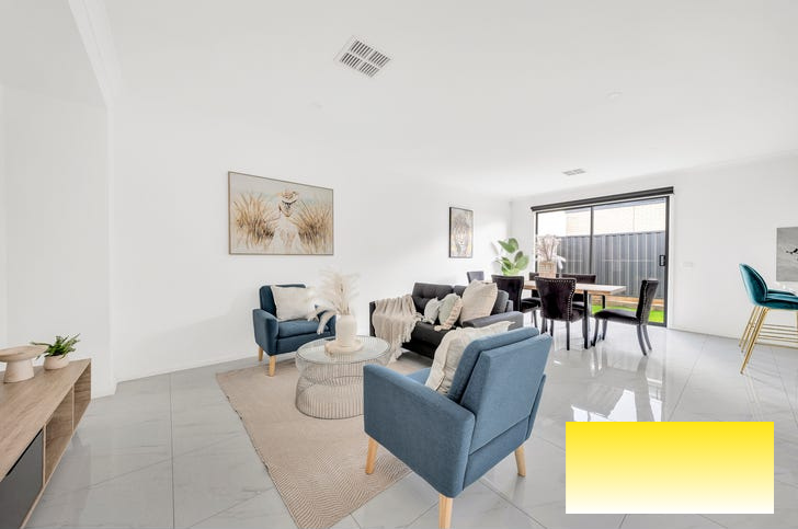21 Farleigh Drive — photo 3 of 16
