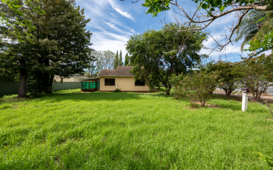 16 Bathurst Street, Forbes, NSW 2871