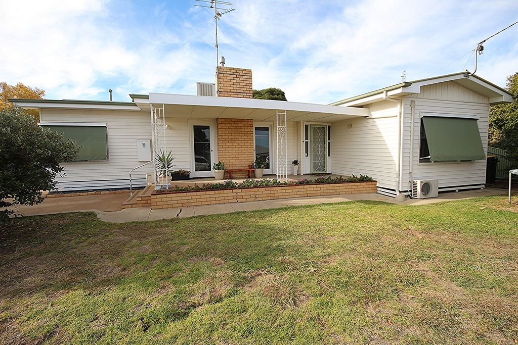 9 Tucker Street, Horsham VIC 3400