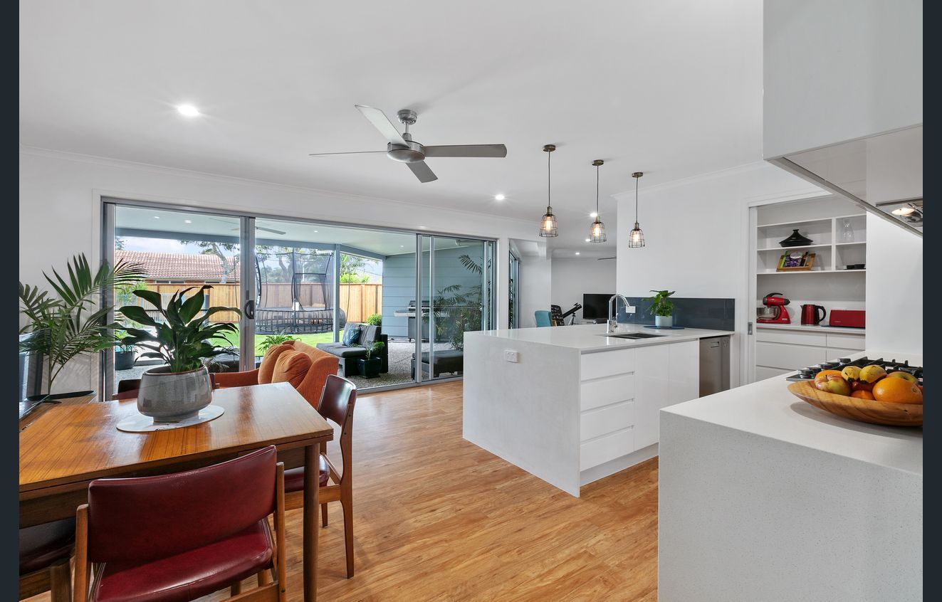 17 Bareena Place, Warana, QLD 4575