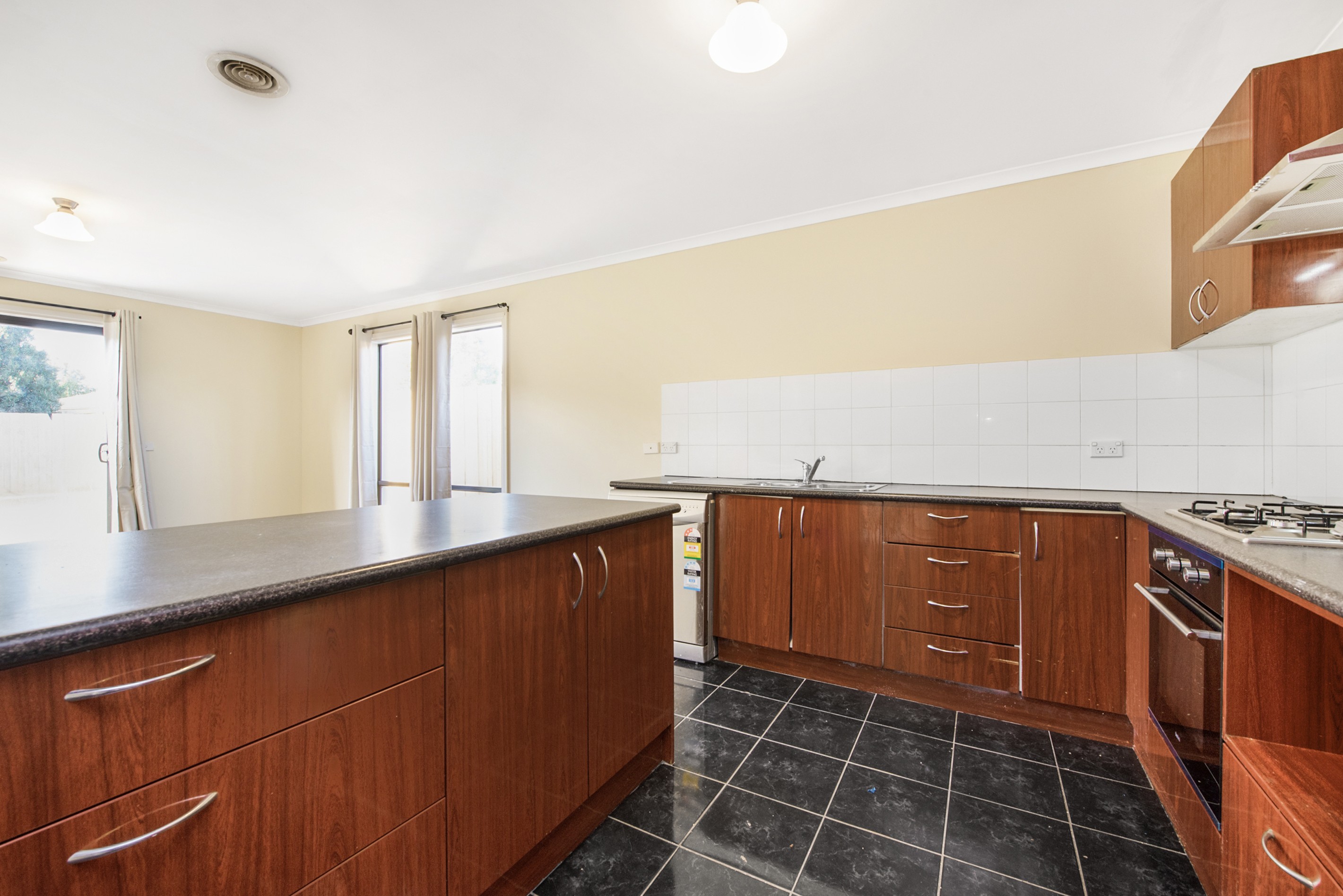 44 Wakenshaw Crescent, Pakenham, VIC 3810