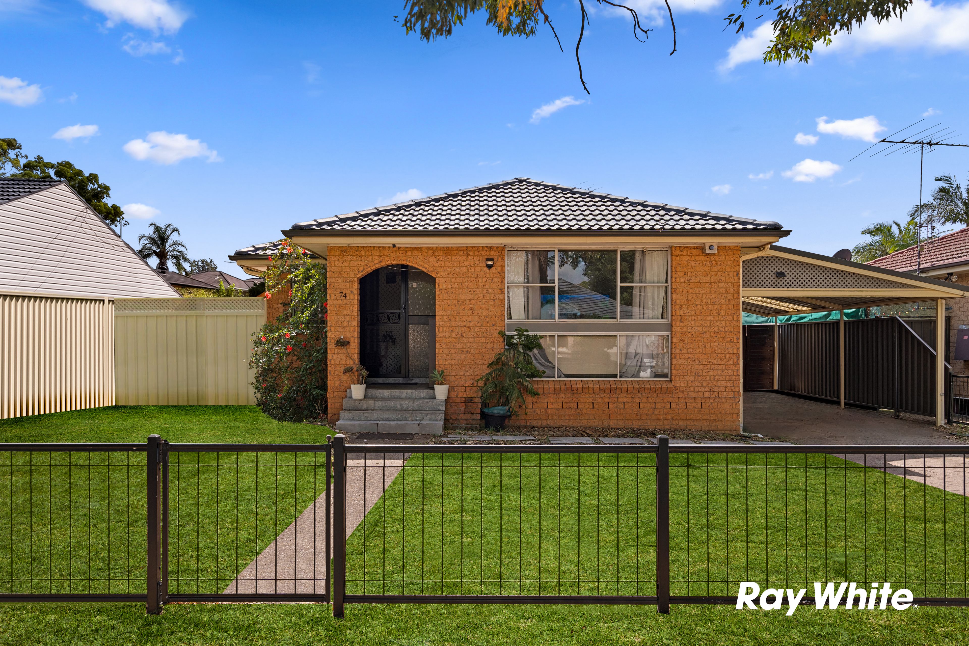 74 Tallagandra Drive, Quakers Hill NSW 2763