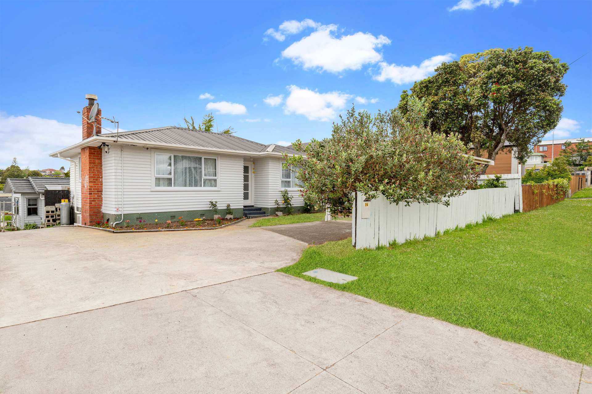 74 Awaroa Road photo 1