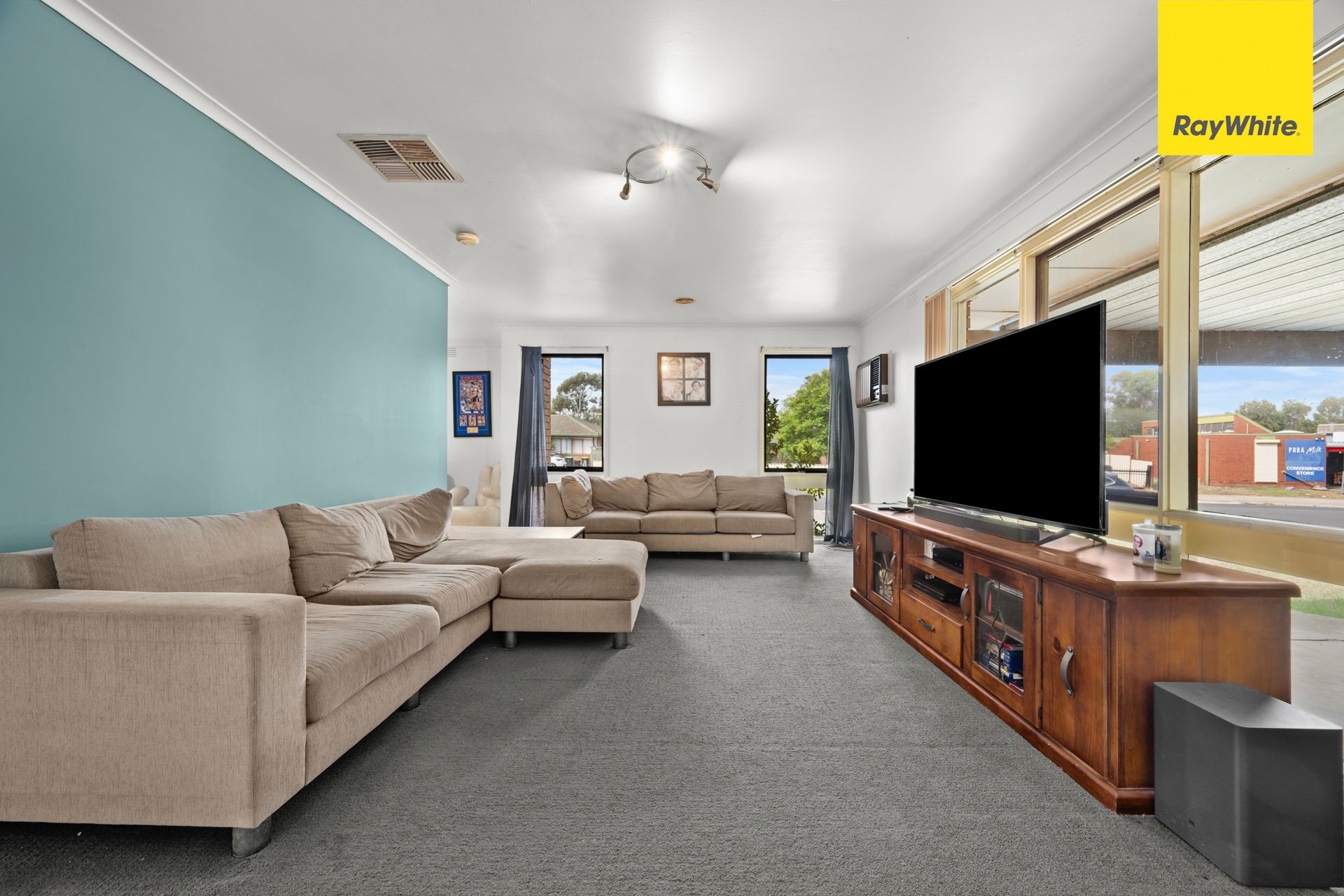 1 Gloucester Way, Melton West, VIC 3337