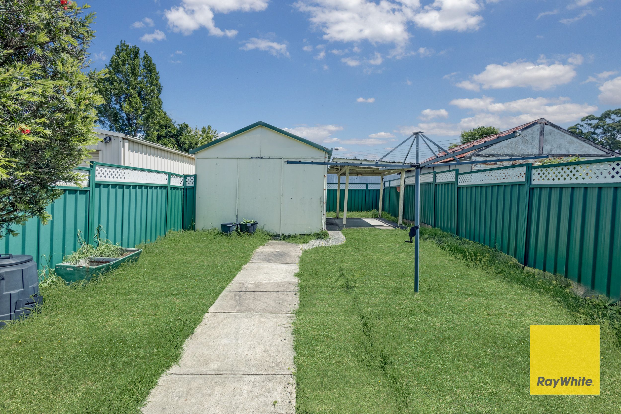 90 Laurence Street — photo 15 of 17