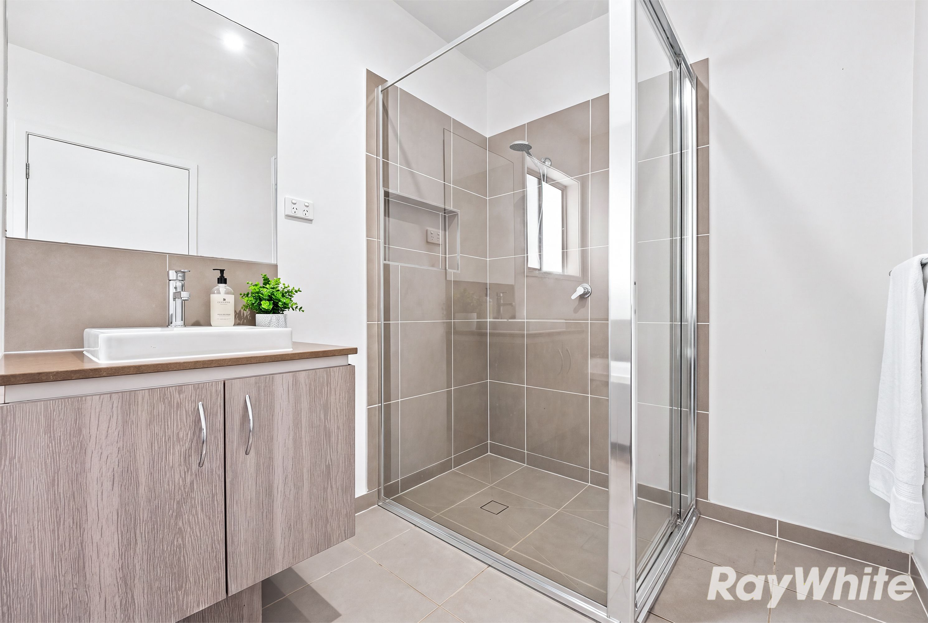 21 Larkin Street — photo 15 of 16